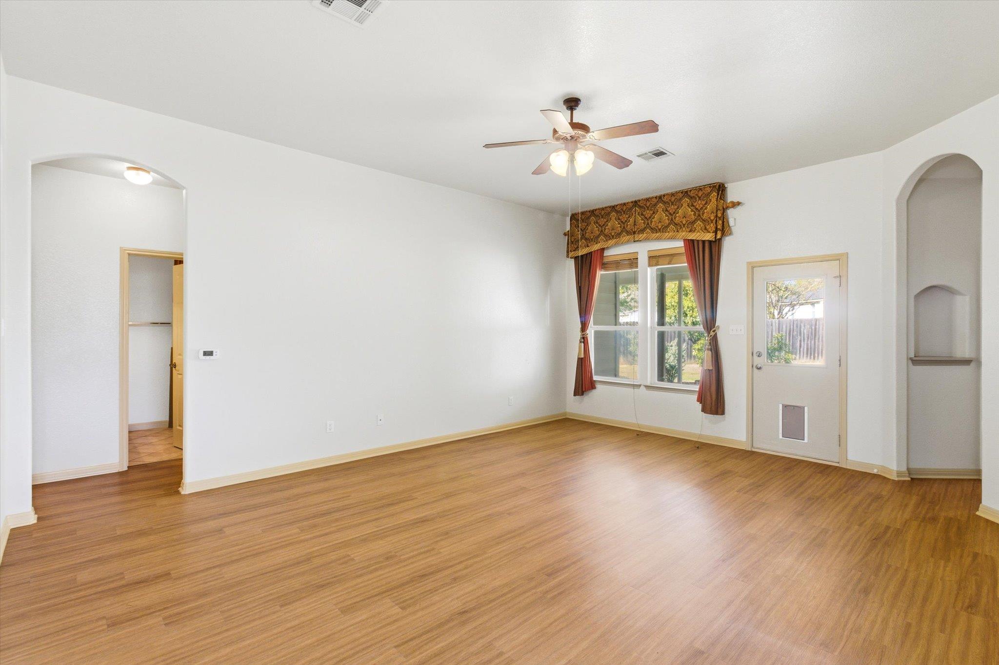 156 Caddis Cv, Kyle, TX 78640