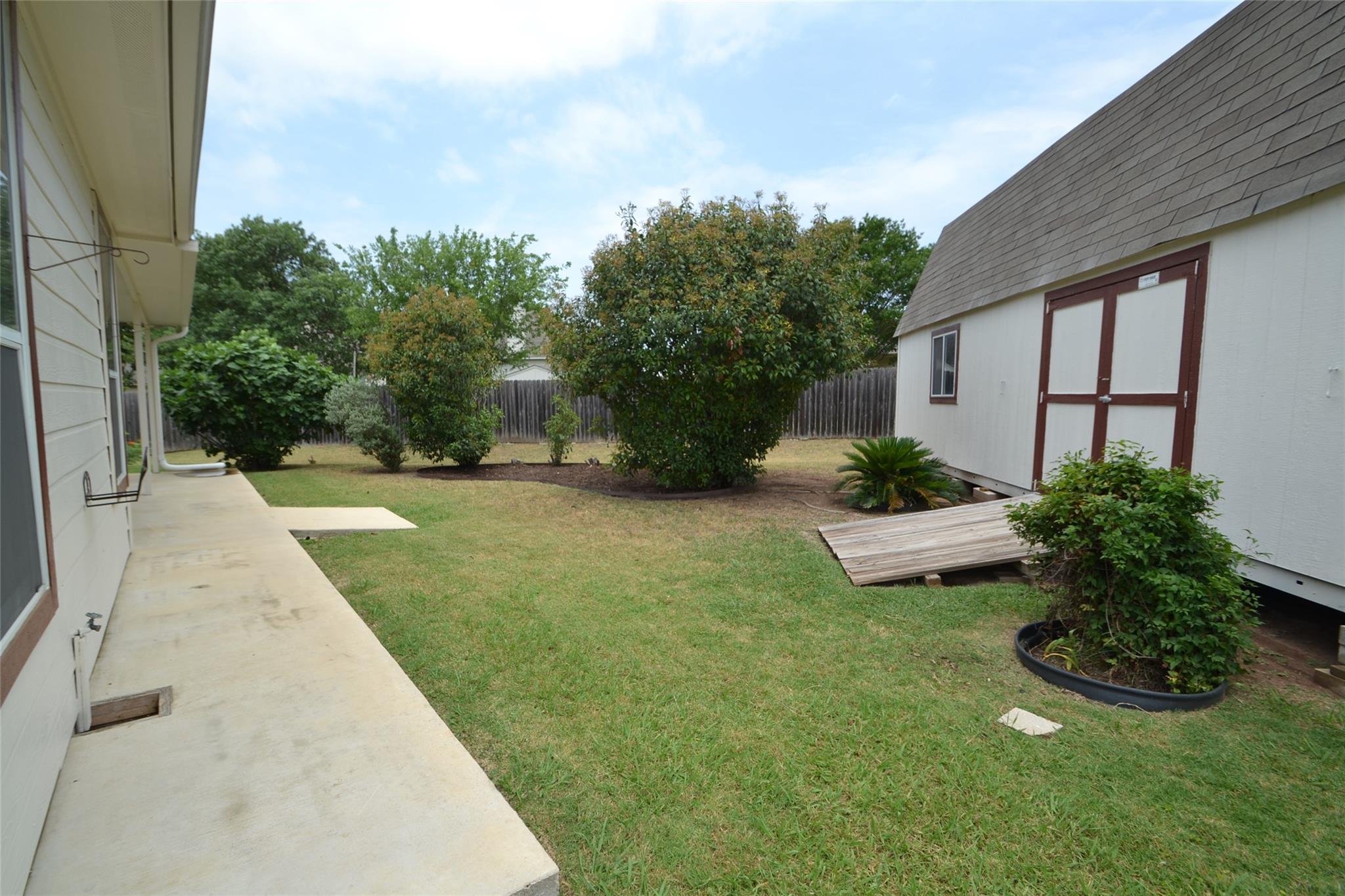 156 Caddis Cv, Kyle, TX 78640