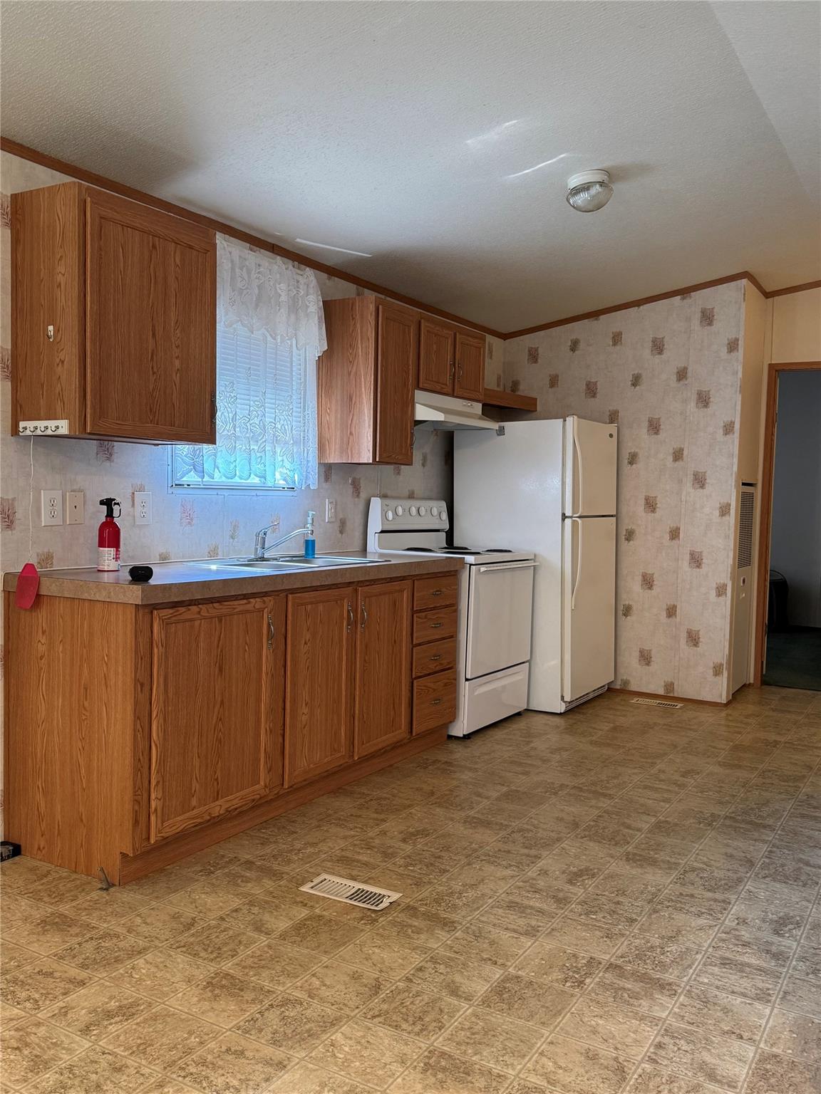 113 Valley Ln, Smithville, TX 78957