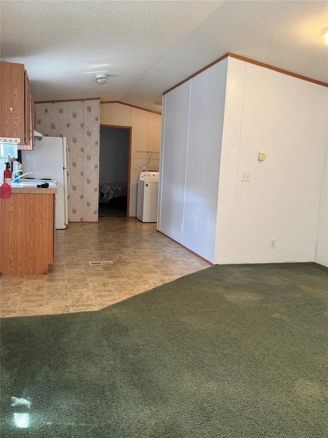 113 Valley Ln, Smithville, TX 78957