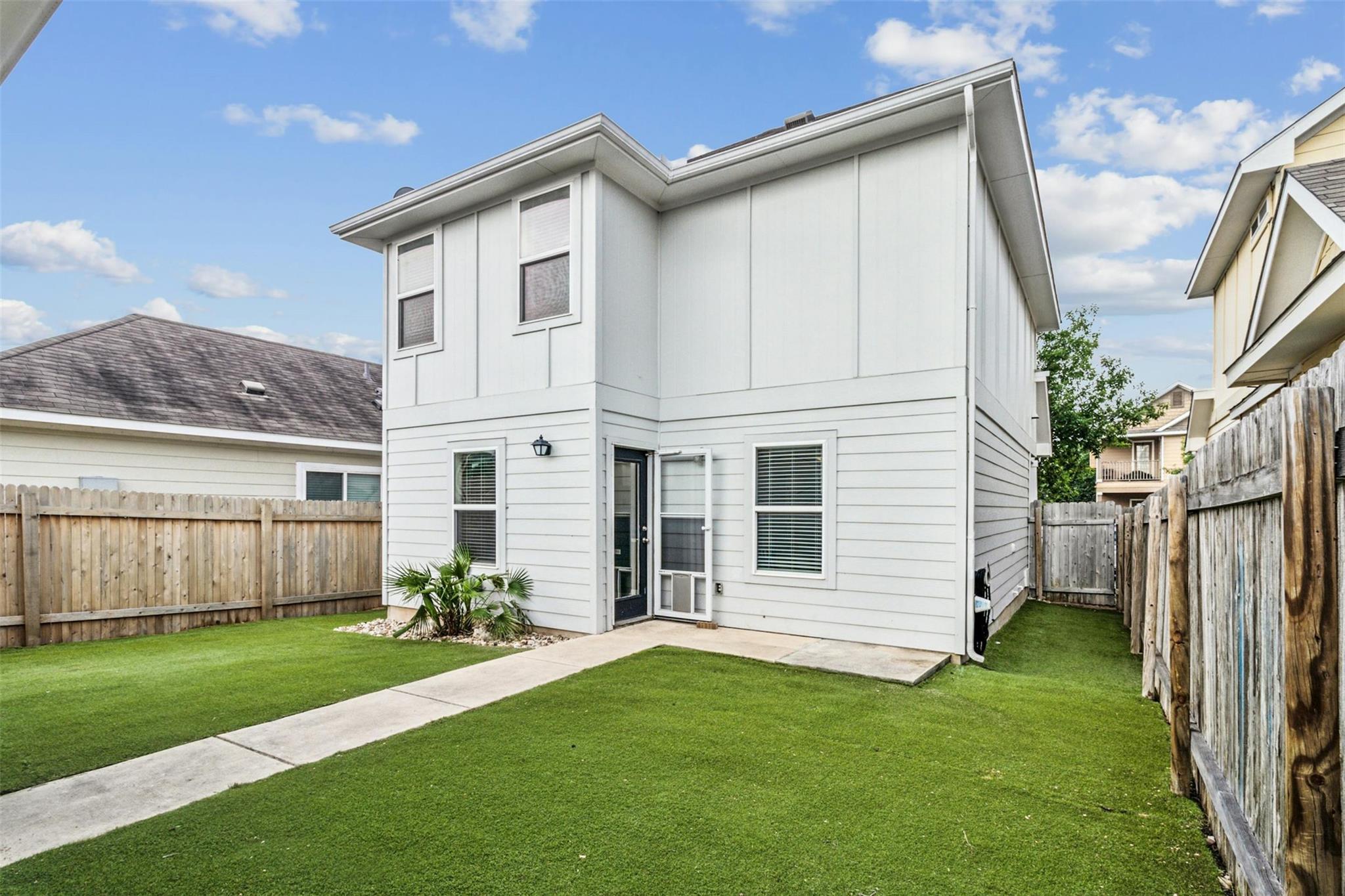 137 Preston Trl, San Marcos, TX 78666