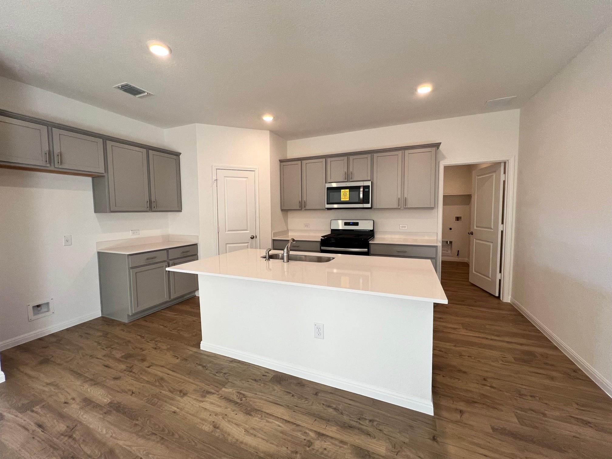 549 Osprey Dr, Leander, TX 78641