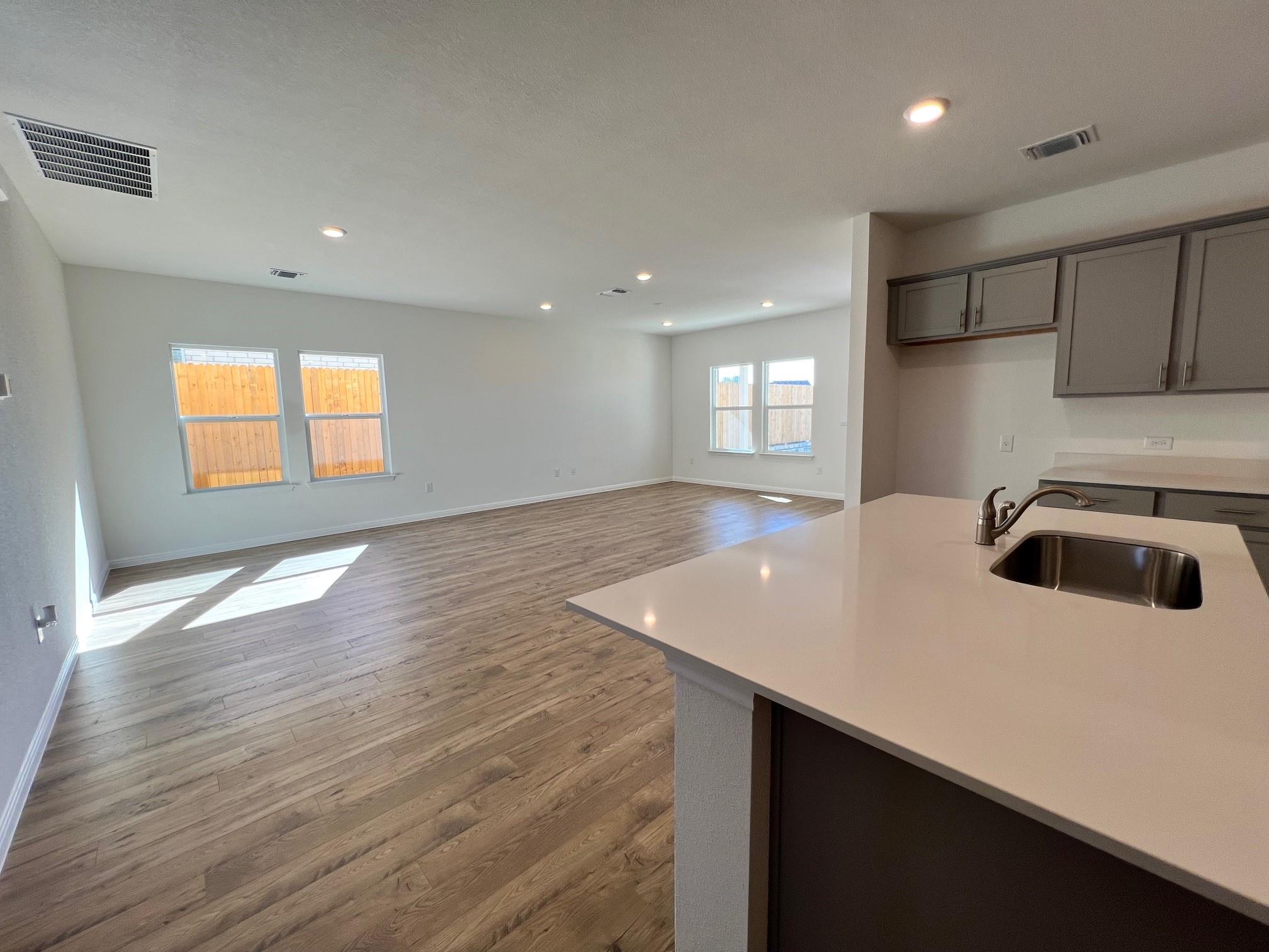 549 Osprey Dr, Leander, TX 78641