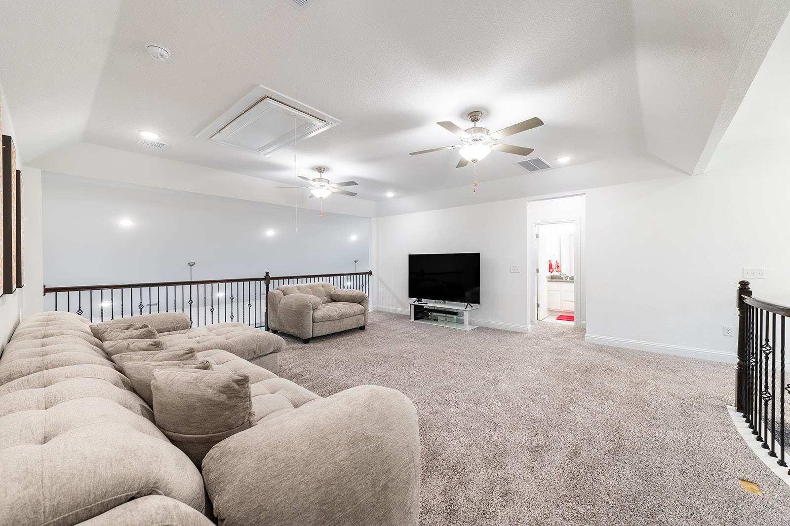 514 Round Valley Trl, Liberty Hill, TX 78642