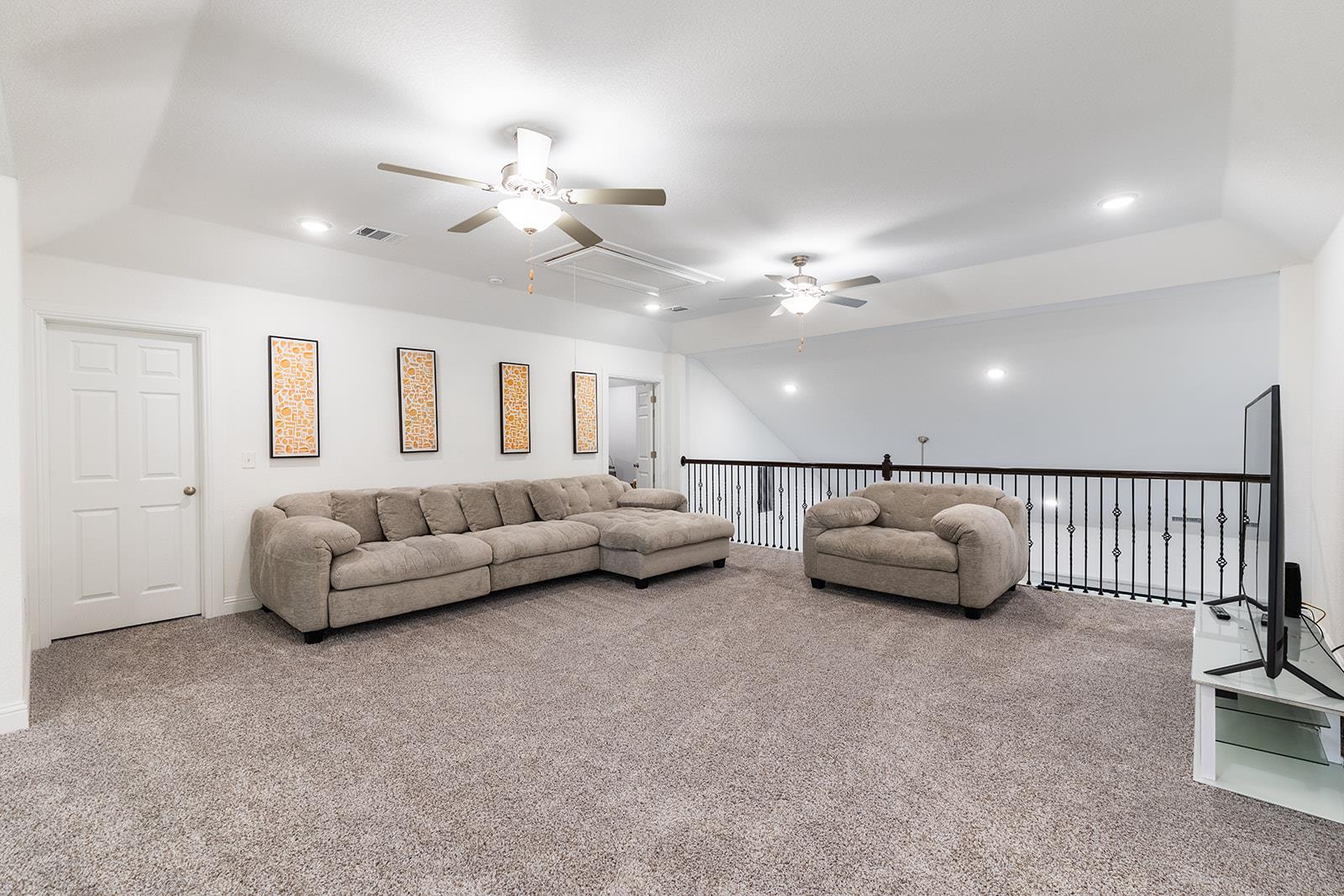 514 Round Valley Trl, Liberty Hill, TX 78642