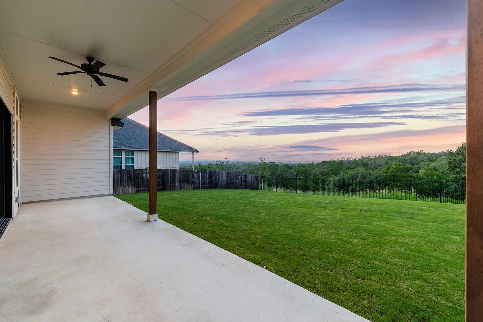 514 Round Valley Trl, Liberty Hill, TX 78642