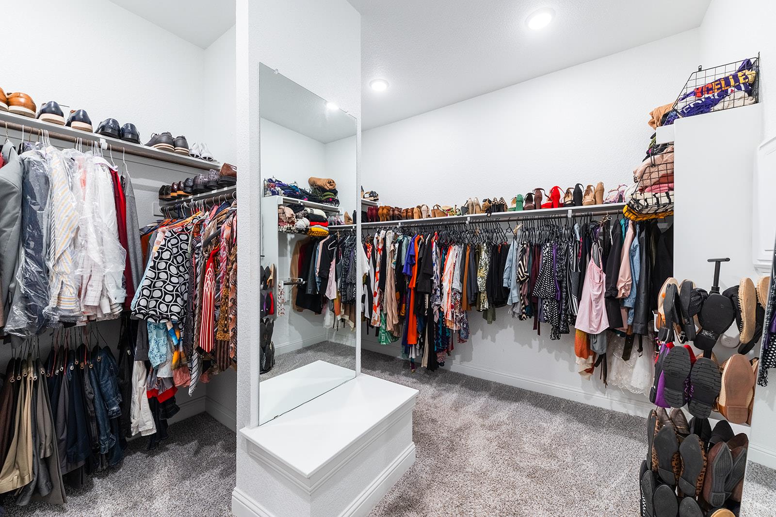 514 Round Valley Trl, Liberty Hill, TX 78642