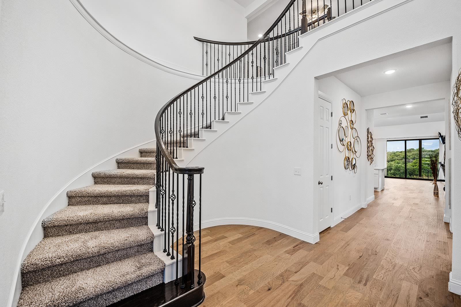 514 Round Valley Trl, Liberty Hill, TX 78642