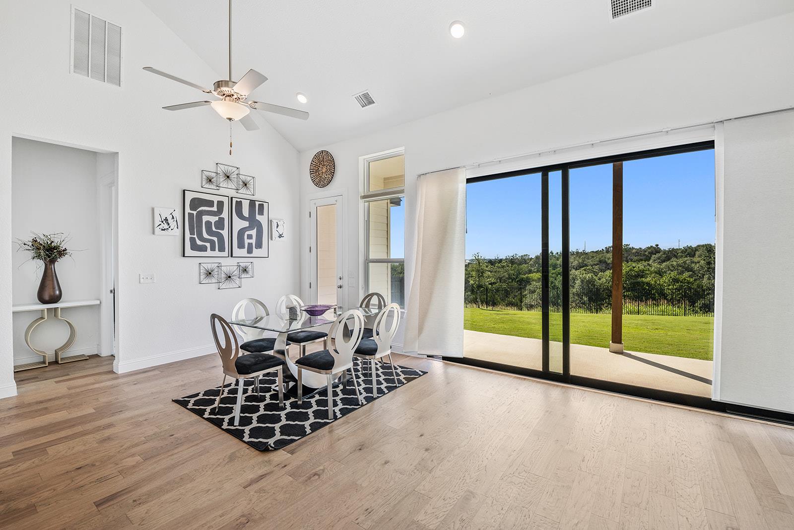 514 Round Valley Trl, Liberty Hill, TX 78642