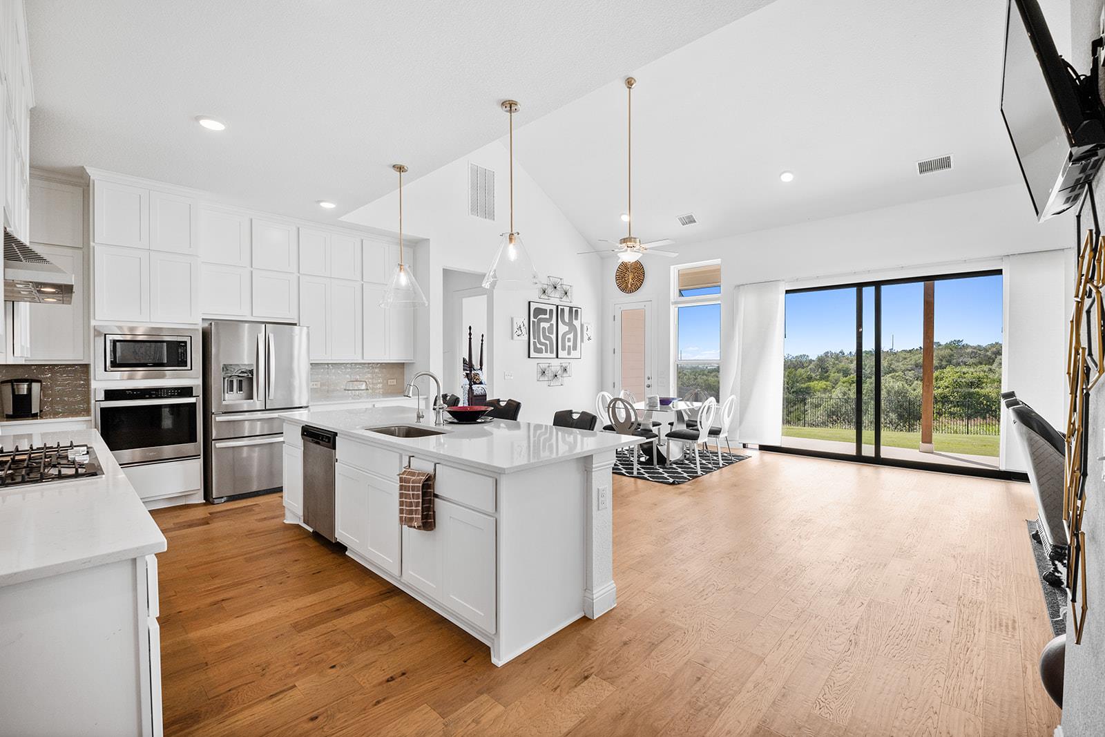 514 Round Valley Trl, Liberty Hill, TX 78642