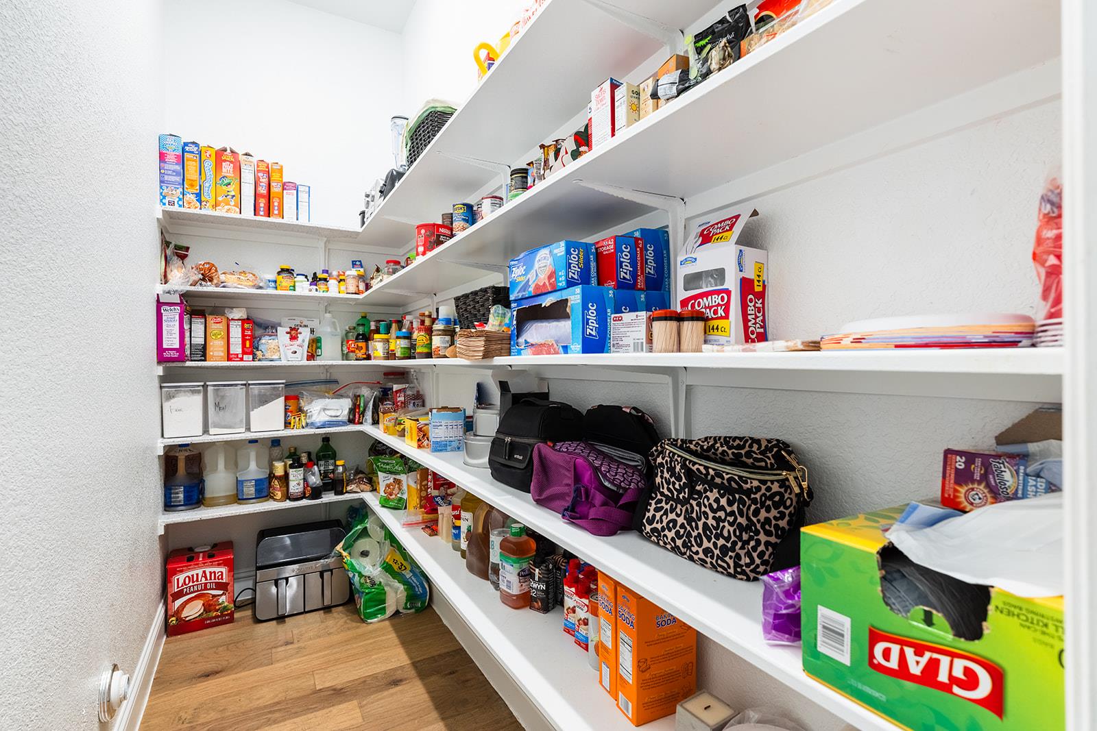 514 Round Valley Trl, Liberty Hill, TX 78642