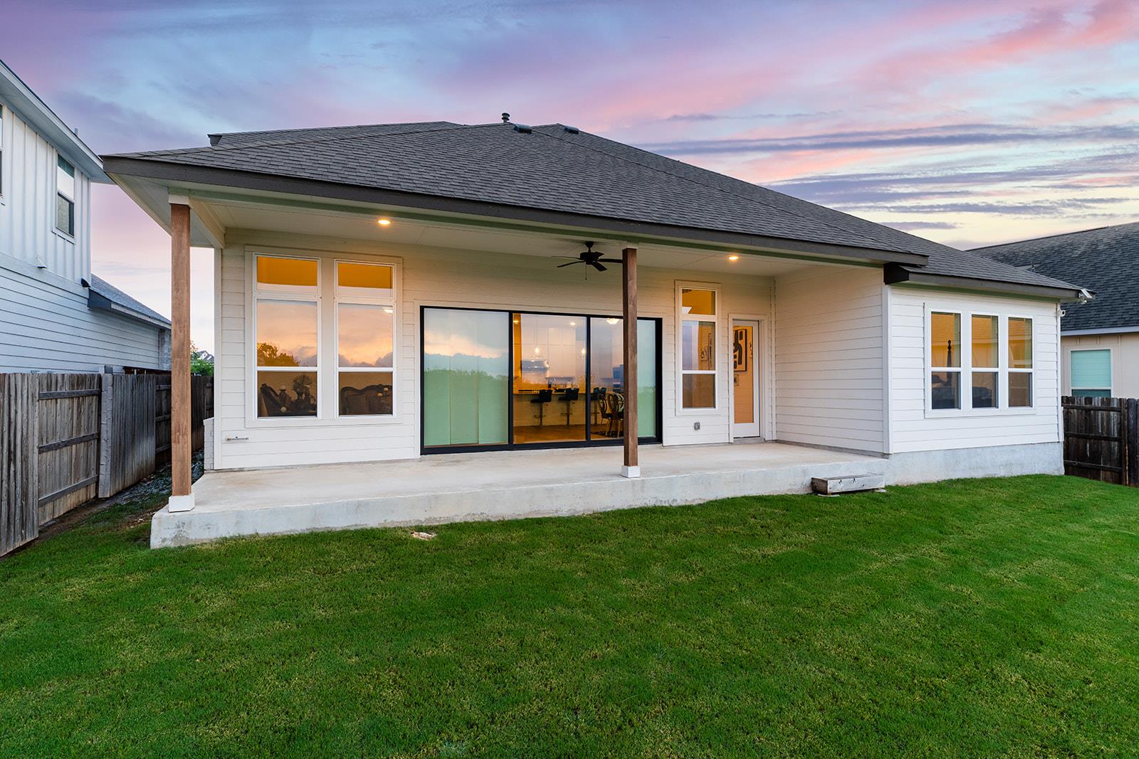 514 Round Valley Trl, Liberty Hill, TX 78642