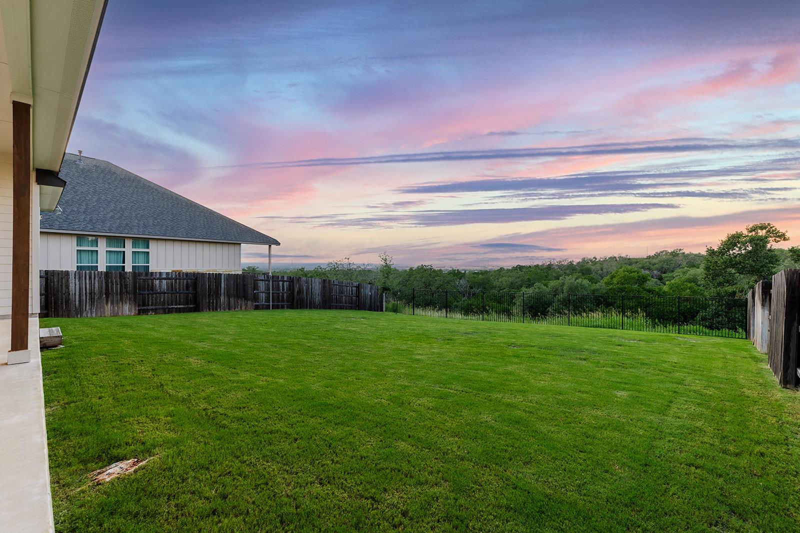 514 Round Valley Trl, Liberty Hill, TX 78642