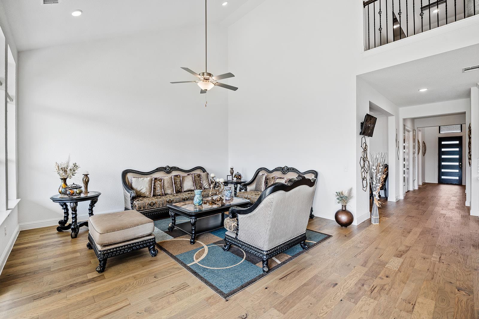 514 Round Valley Trl, Liberty Hill, TX 78642