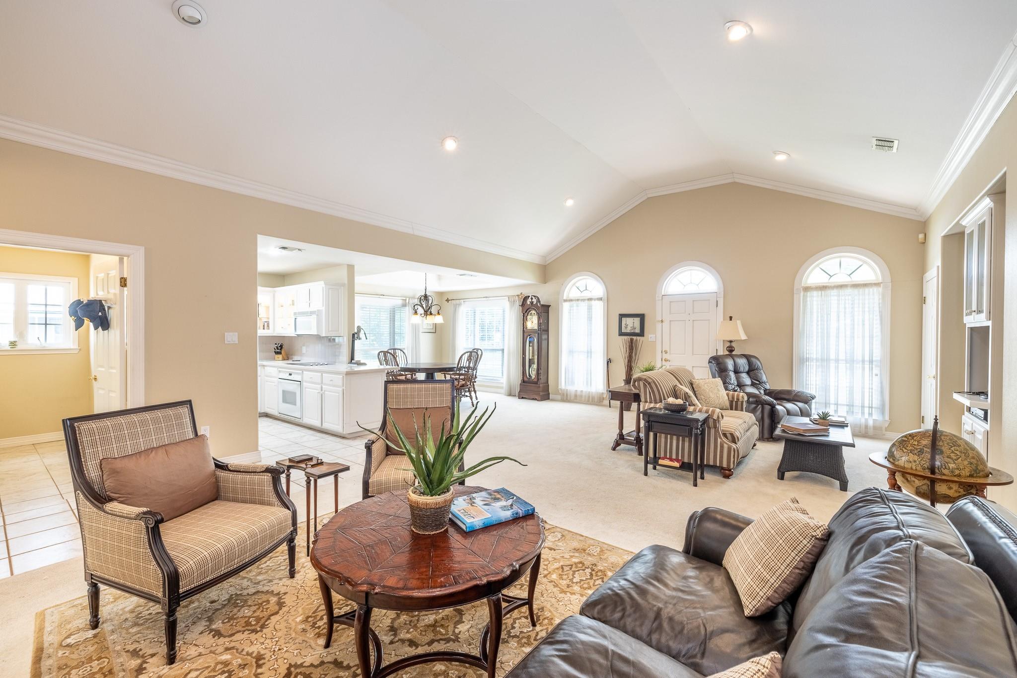 302 Rather St, Gonzales, TX 78629