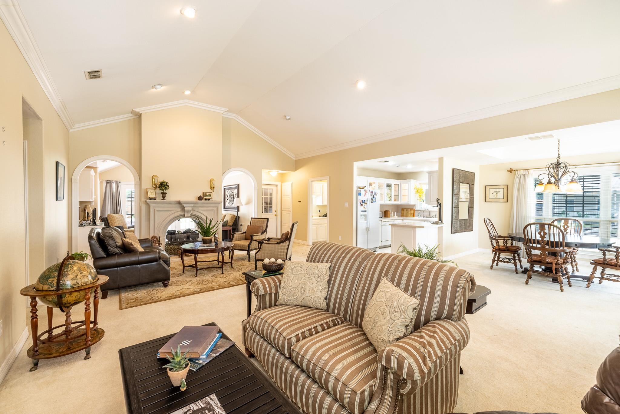 302 Rather St, Gonzales, TX 78629