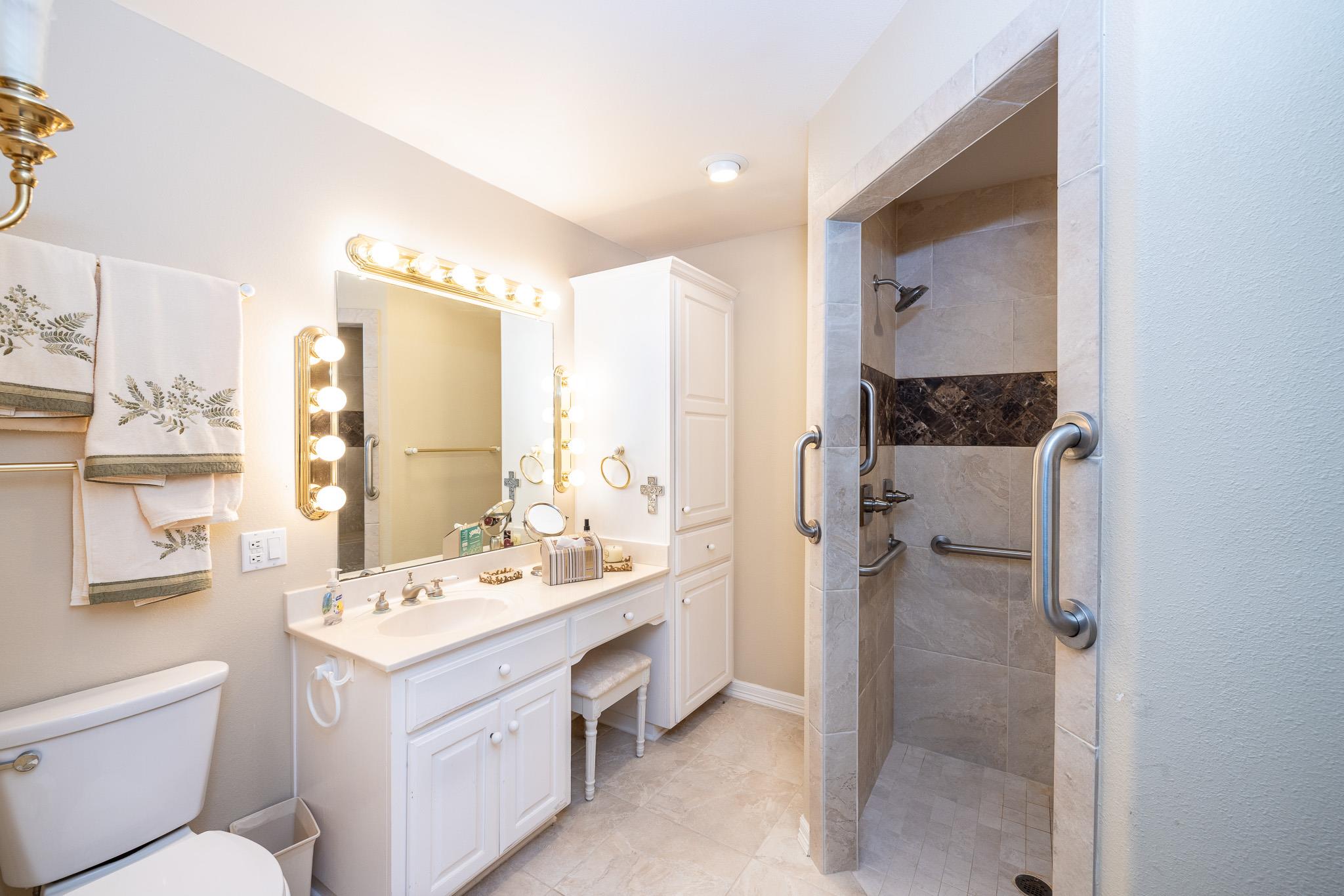302 Rather St, Gonzales, TX 78629
