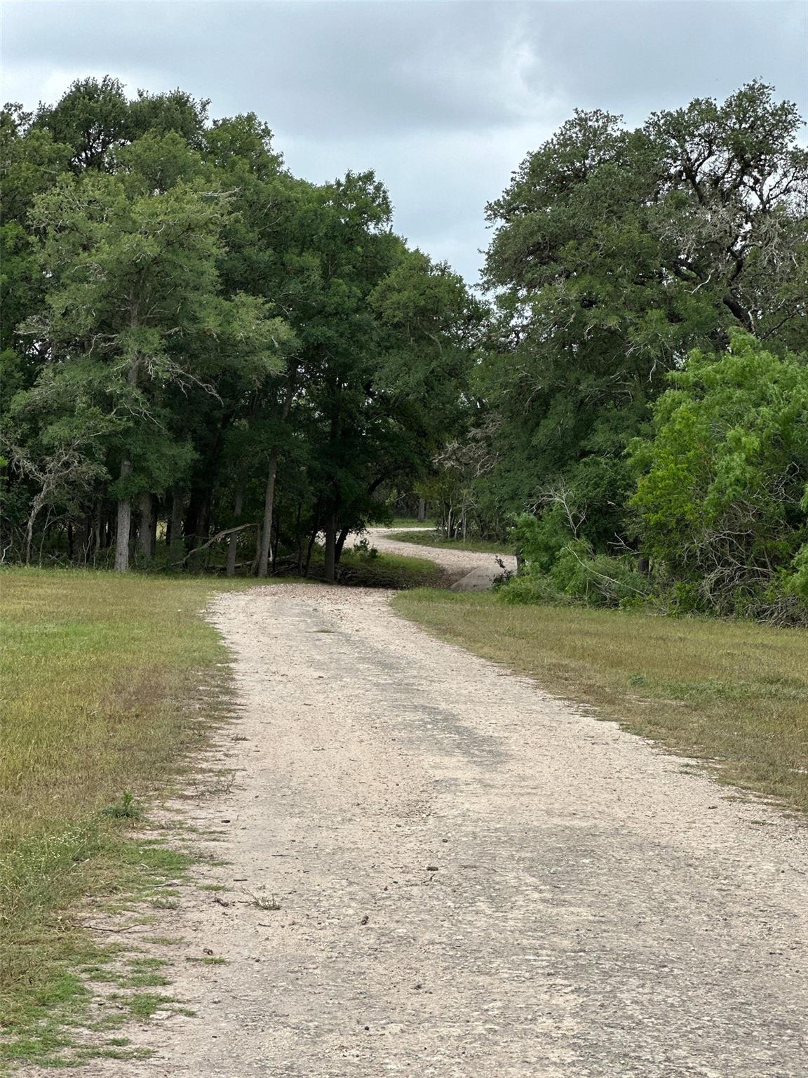 305 CR 305, Beeville, TX 78102