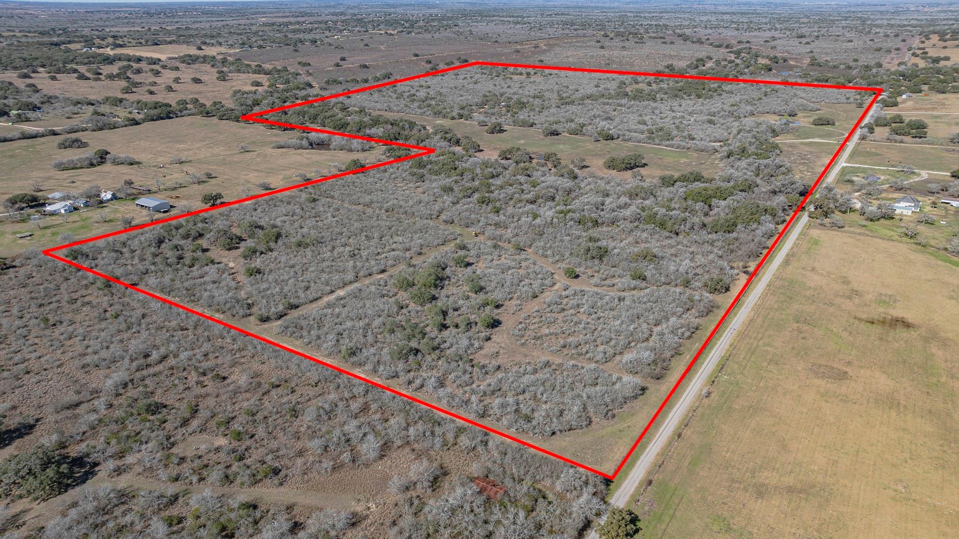 305 CR 305, Beeville, TX 78102