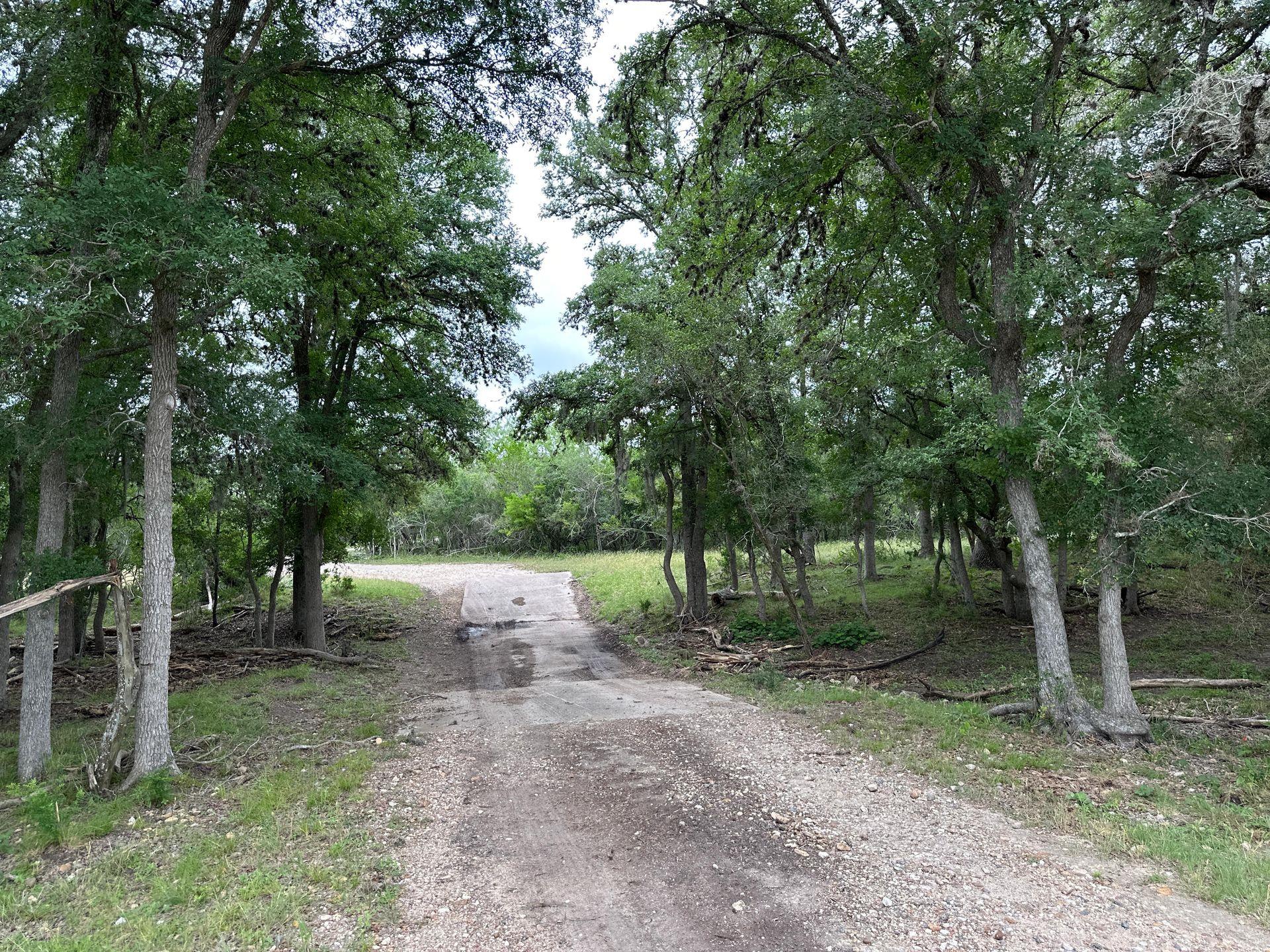 305 CR 305, Beeville, TX 78102