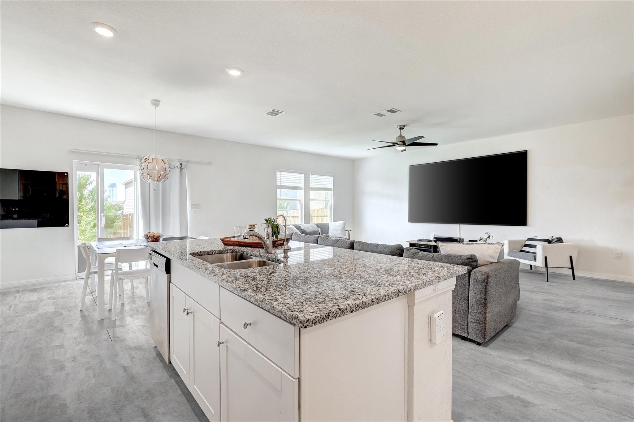 163 Wonderful Life Way, Jarrell, TX 76537