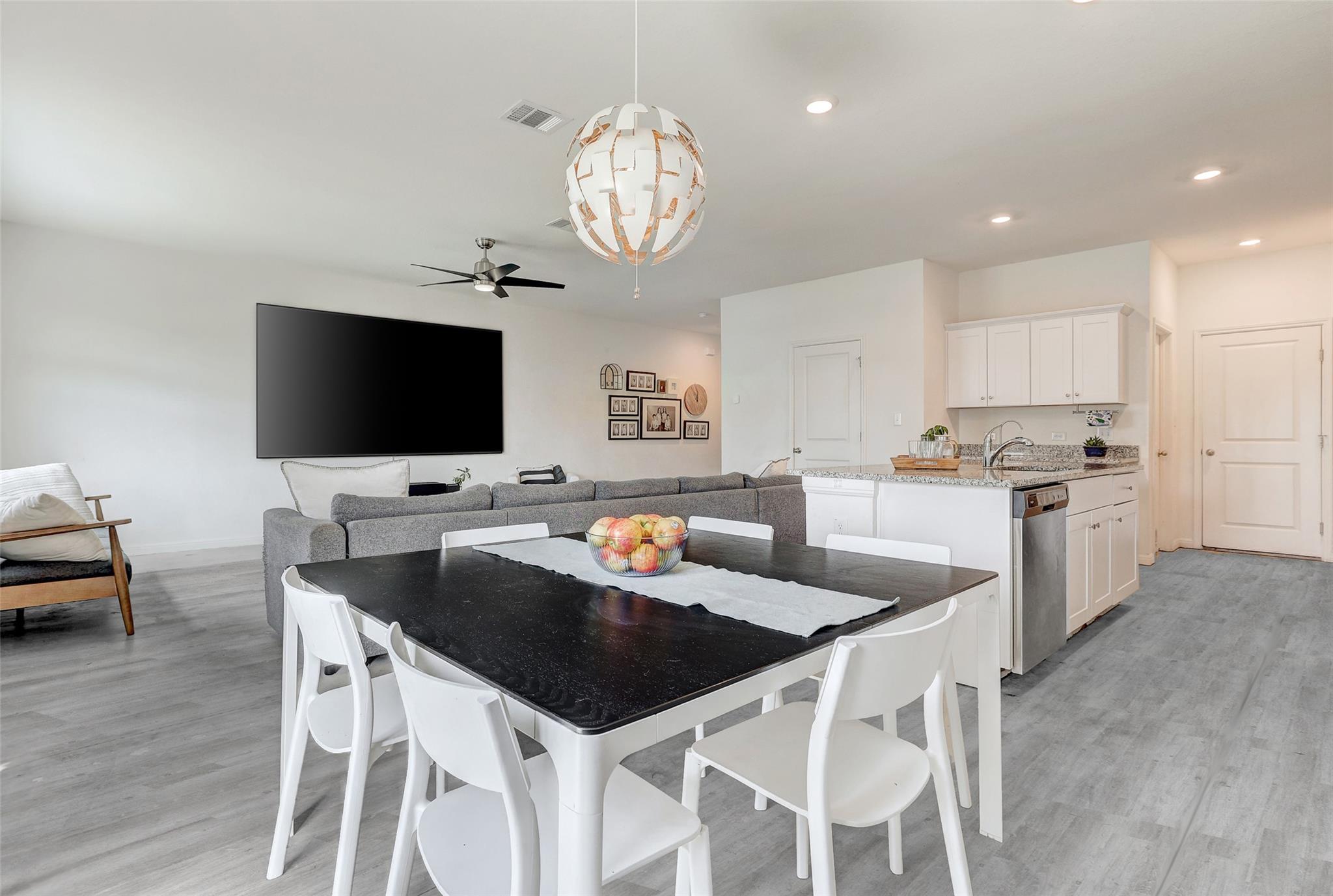 163 Wonderful Life Way, Jarrell, TX 76537