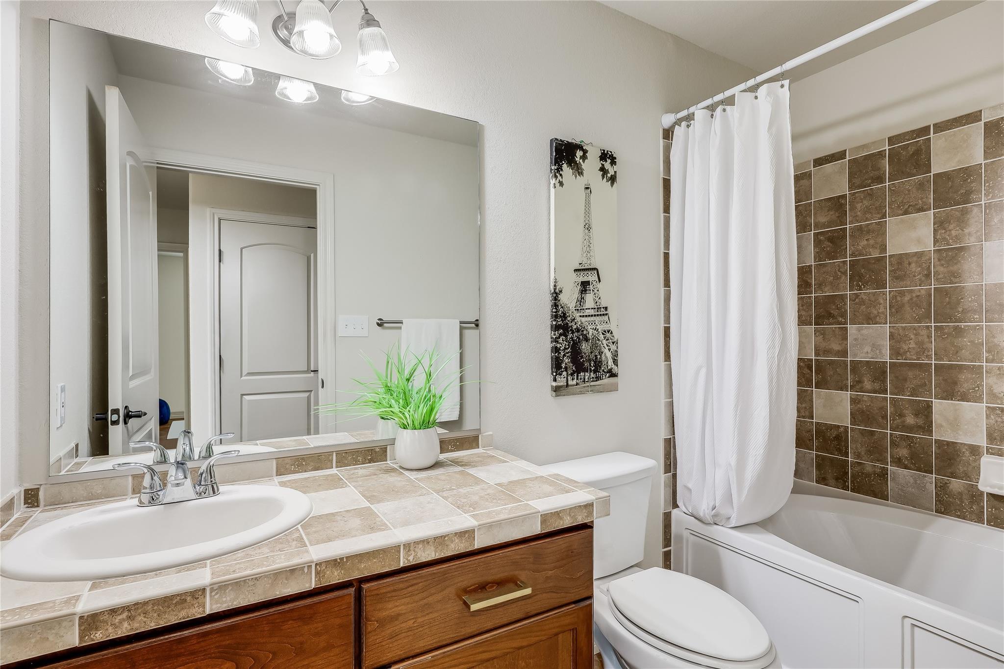 604 Whispering Hollow Cir, Point Venture, TX 78645