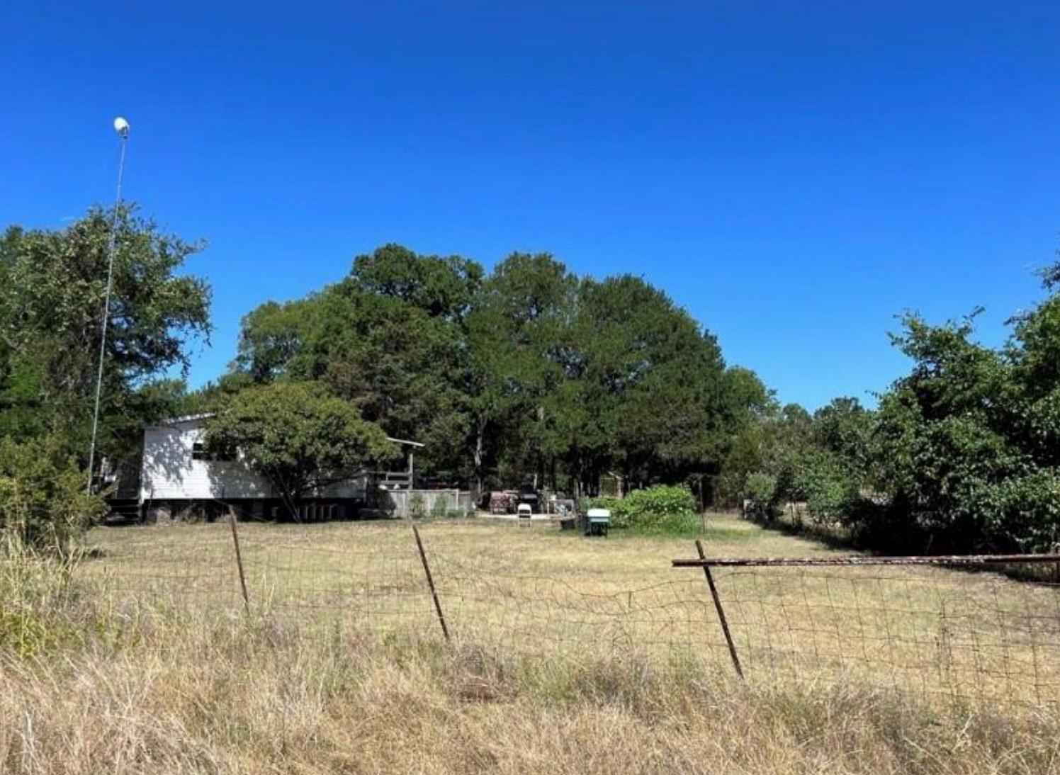 250 Rolling Oaks Dr, Driftwood, TX 78619