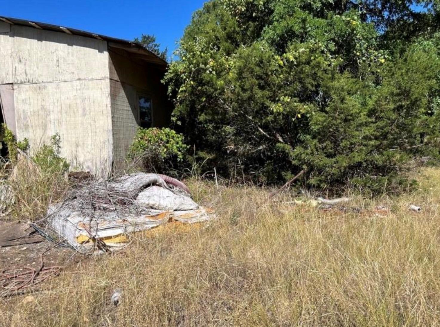 250 Rolling Oaks Dr, Driftwood, TX 78619