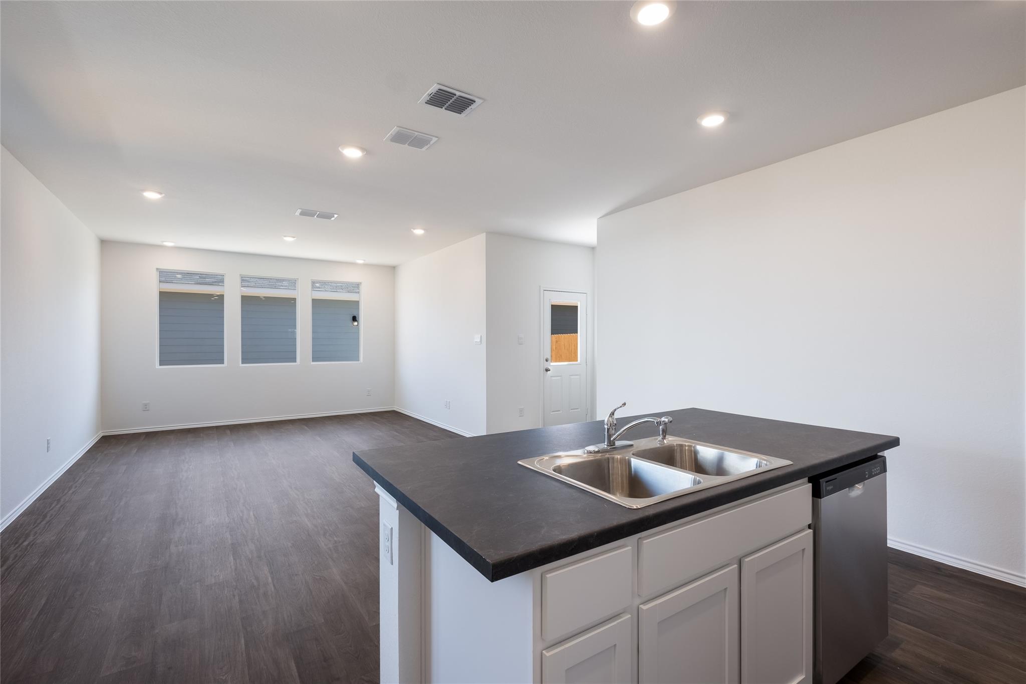 301 El Siebo Ln, Bastrop, TX 78602