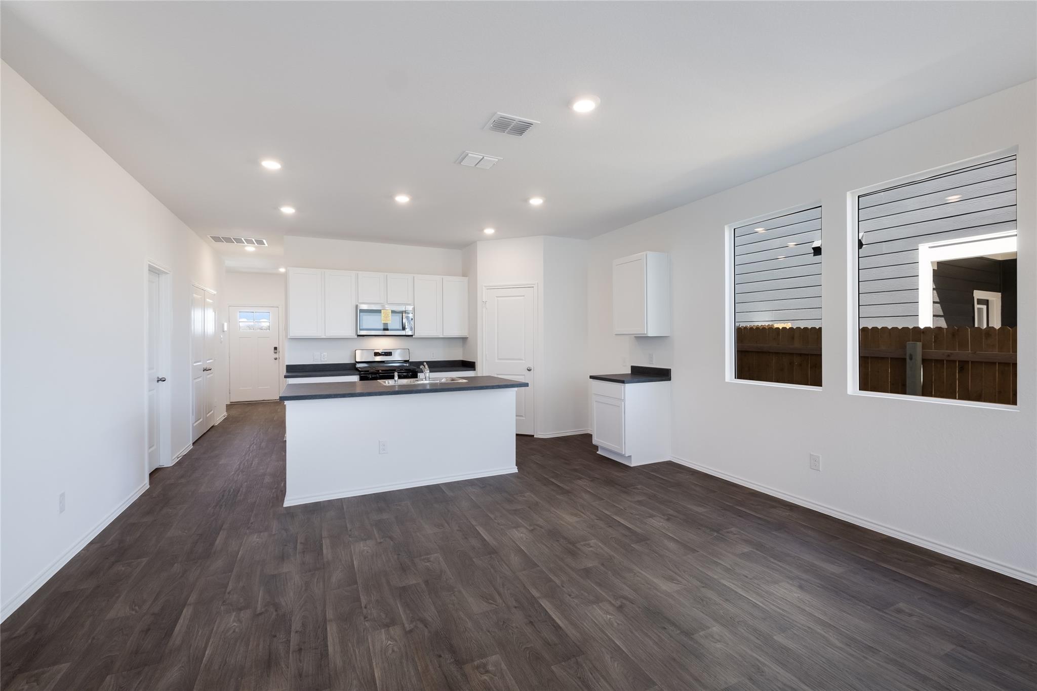 301 El Siebo Ln, Bastrop, TX 78602