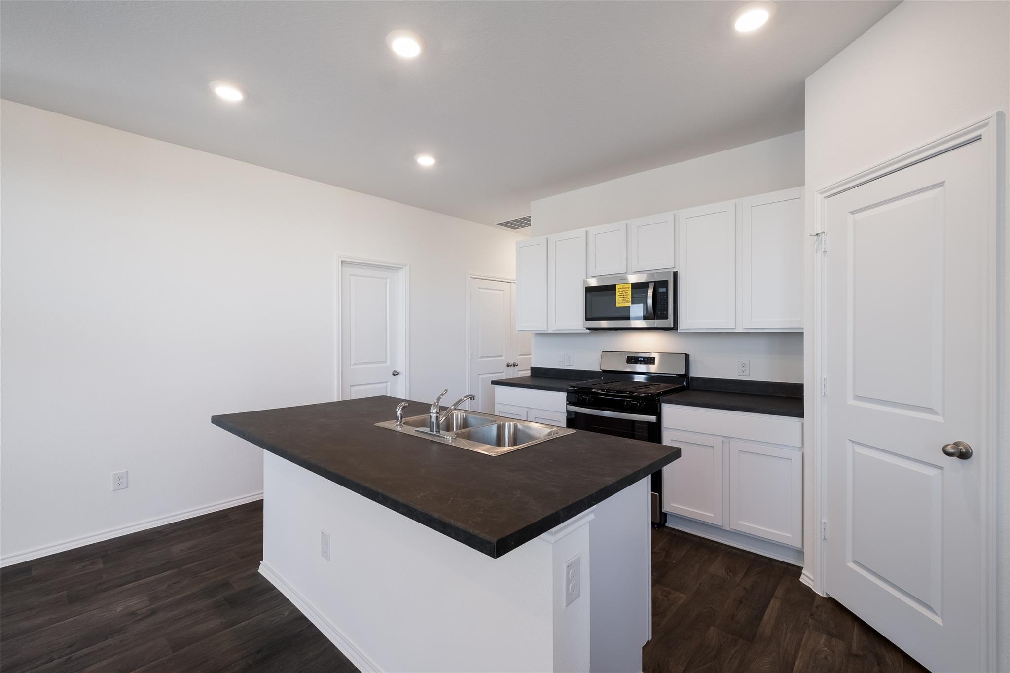 301 El Siebo Ln, Bastrop, TX 78602