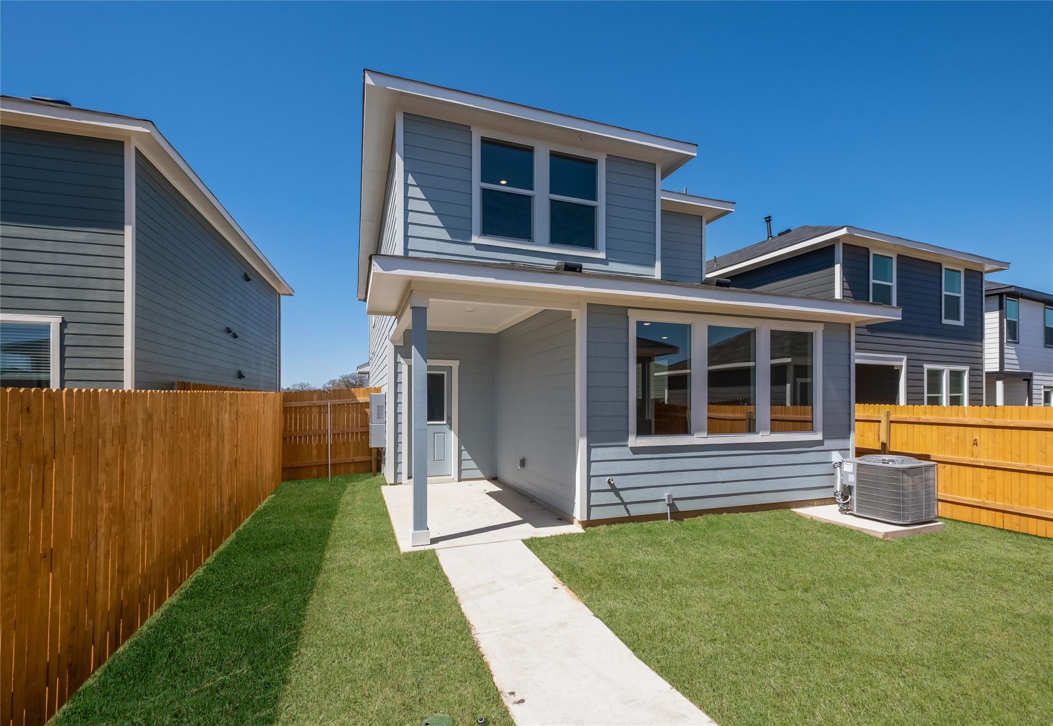 301 El Siebo Ln, Bastrop, TX 78602