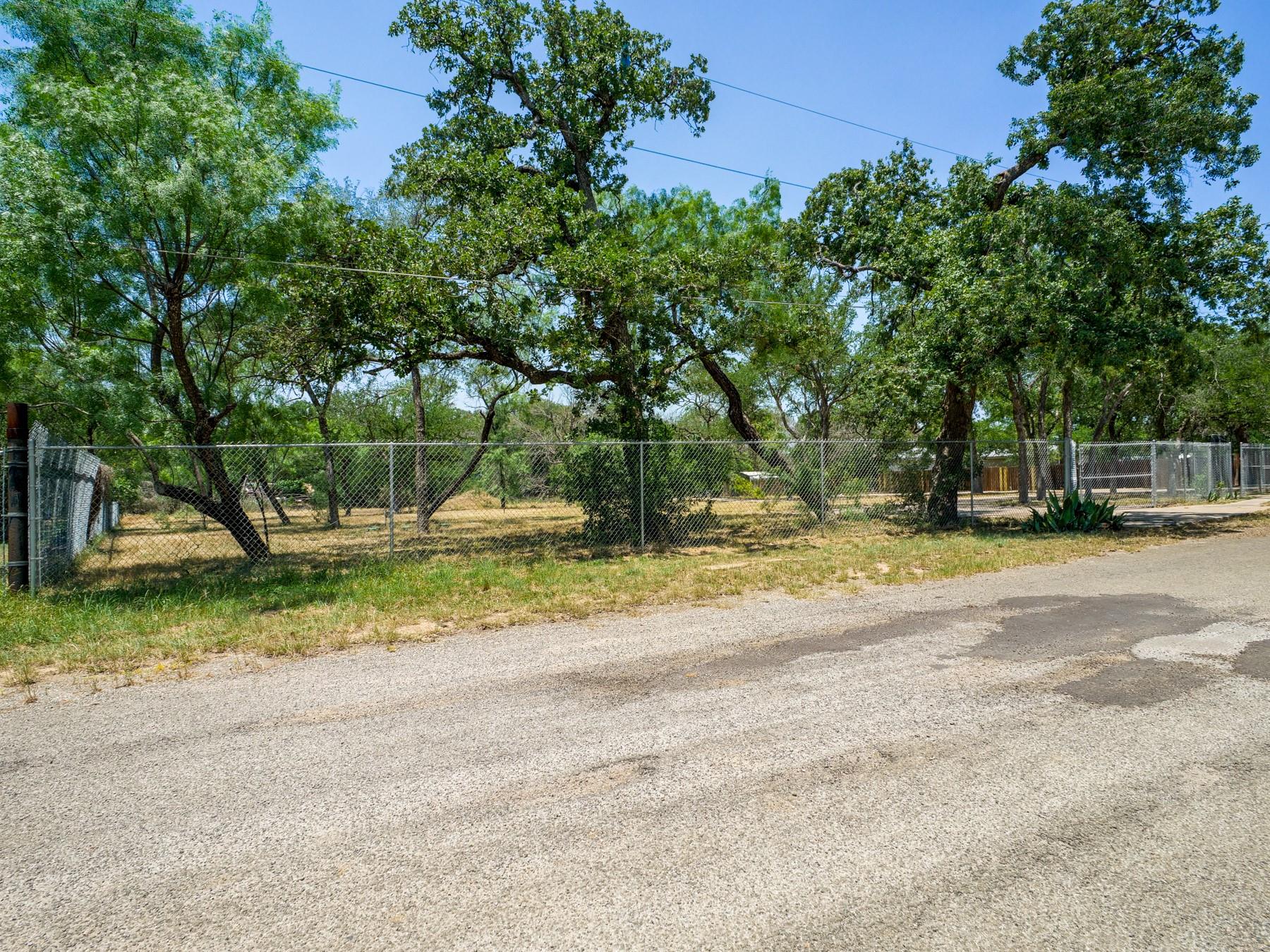 2805 Kingdom Dr, Marble Falls, TX 78654