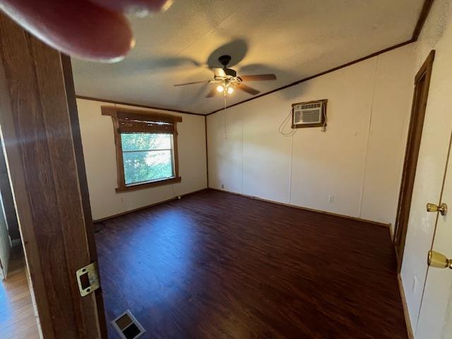 810 N Avenue R, Johnson City, TX 78636