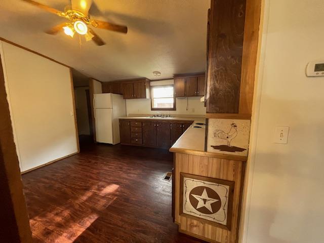 810 N Avenue R, Johnson City, TX 78636