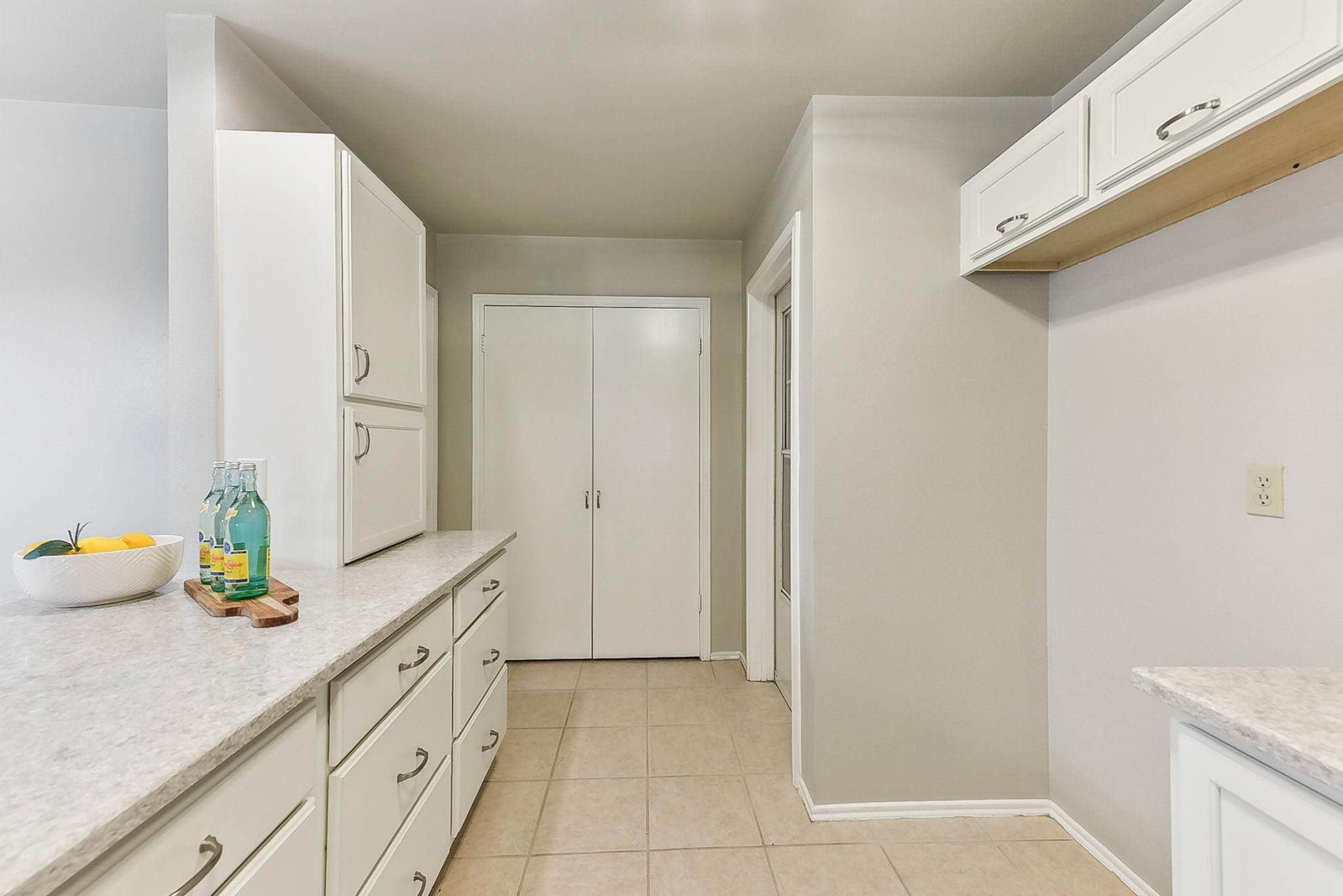 707 Clearwater Trl, Round Rock, TX 78664