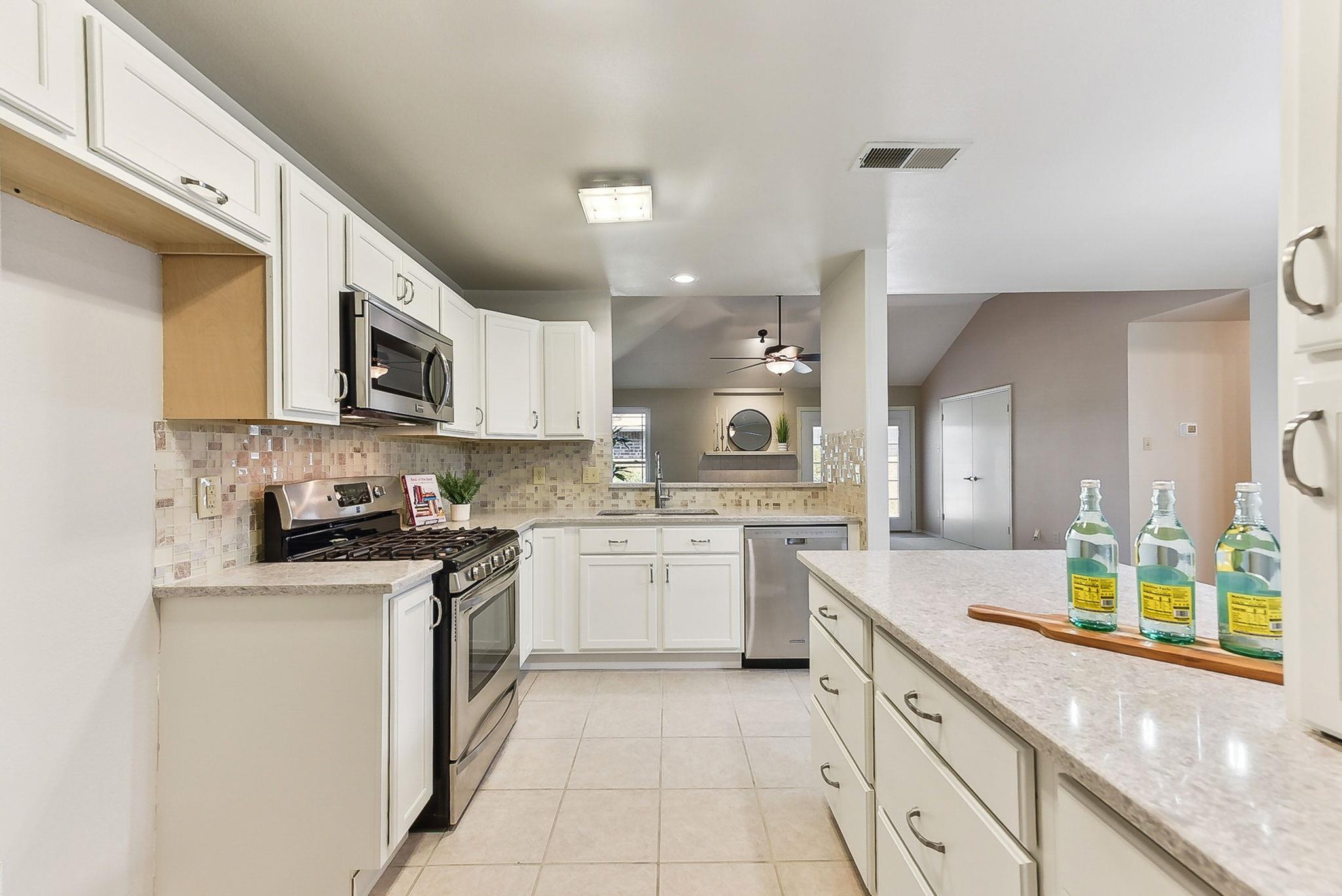 707 Clearwater Trl, Round Rock, TX 78664