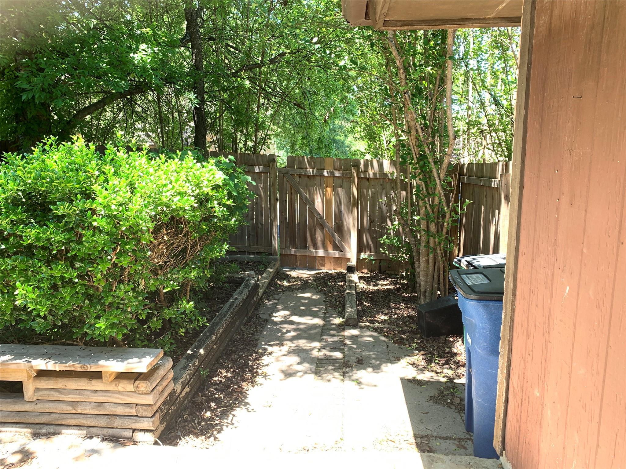 11207 Hidden Bluff Dr, Austin, TX 78754