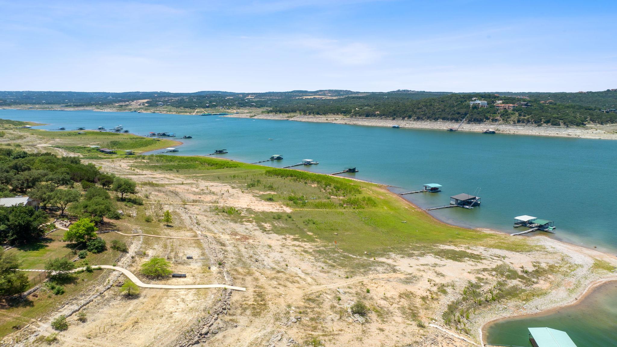 156 Lakefront Dr, Point Venture, TX 78645