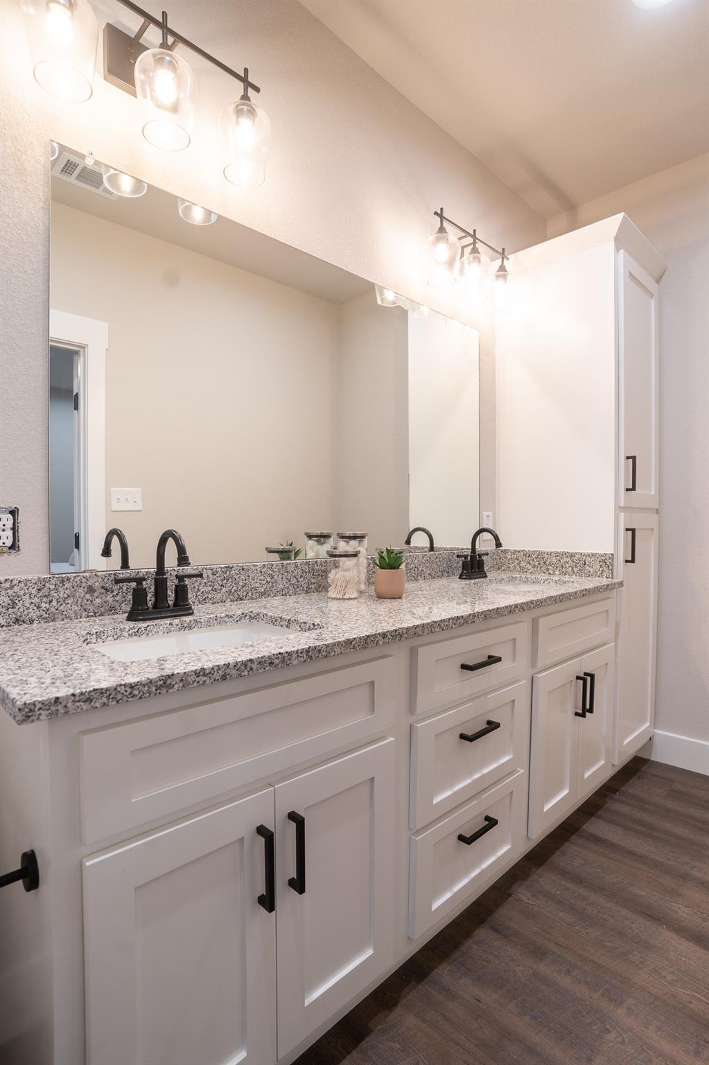 306 String Prairie Way, Smithville, TX 78957