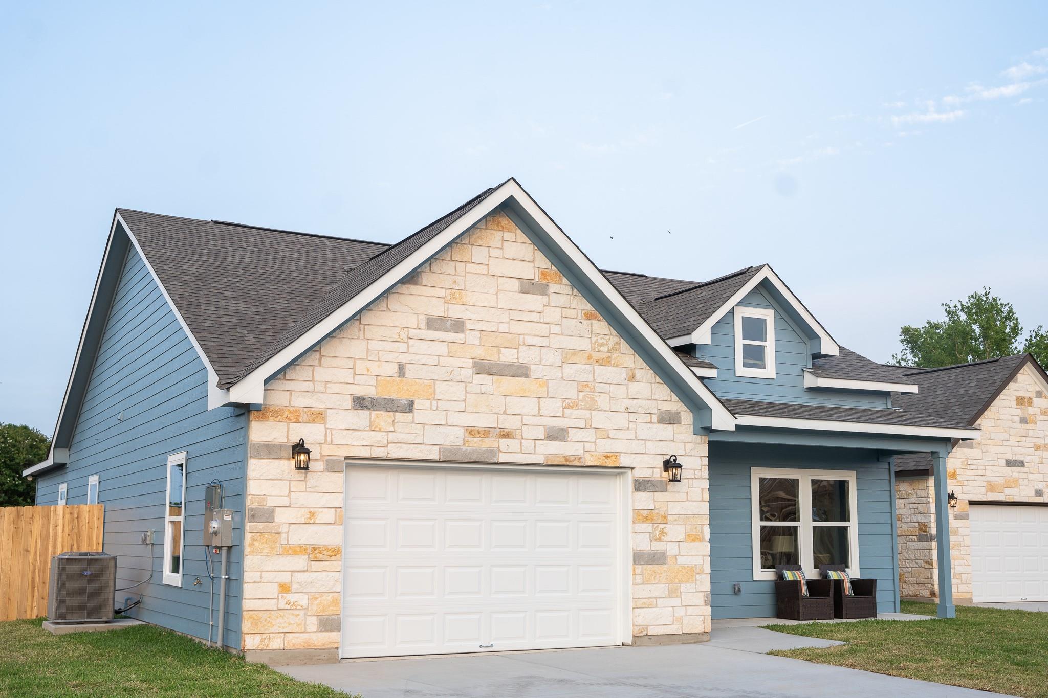 306 String Prairie Way, Smithville, TX 78957