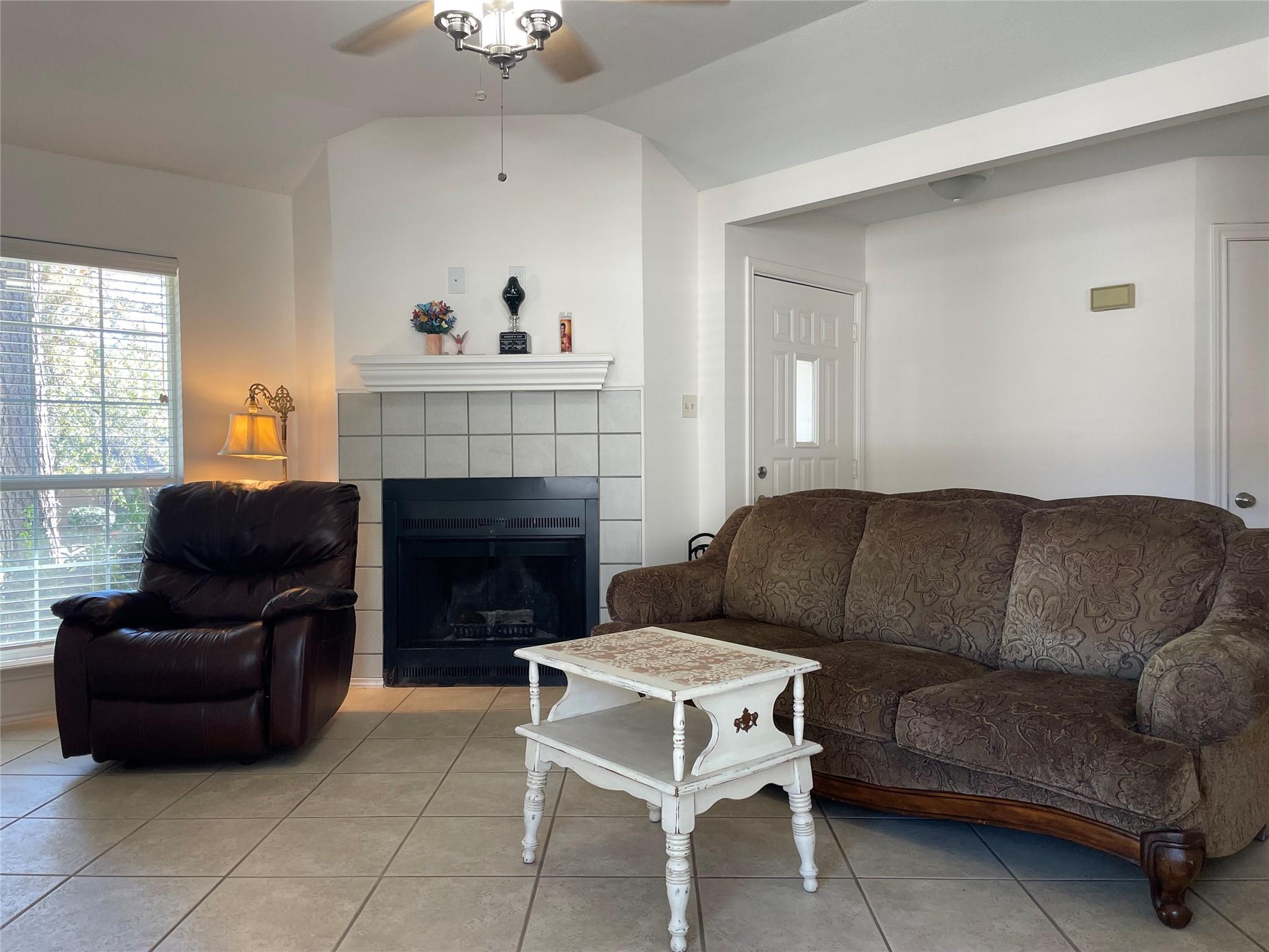 110 N Kanaio Dr # B, Bastrop, TX 78602