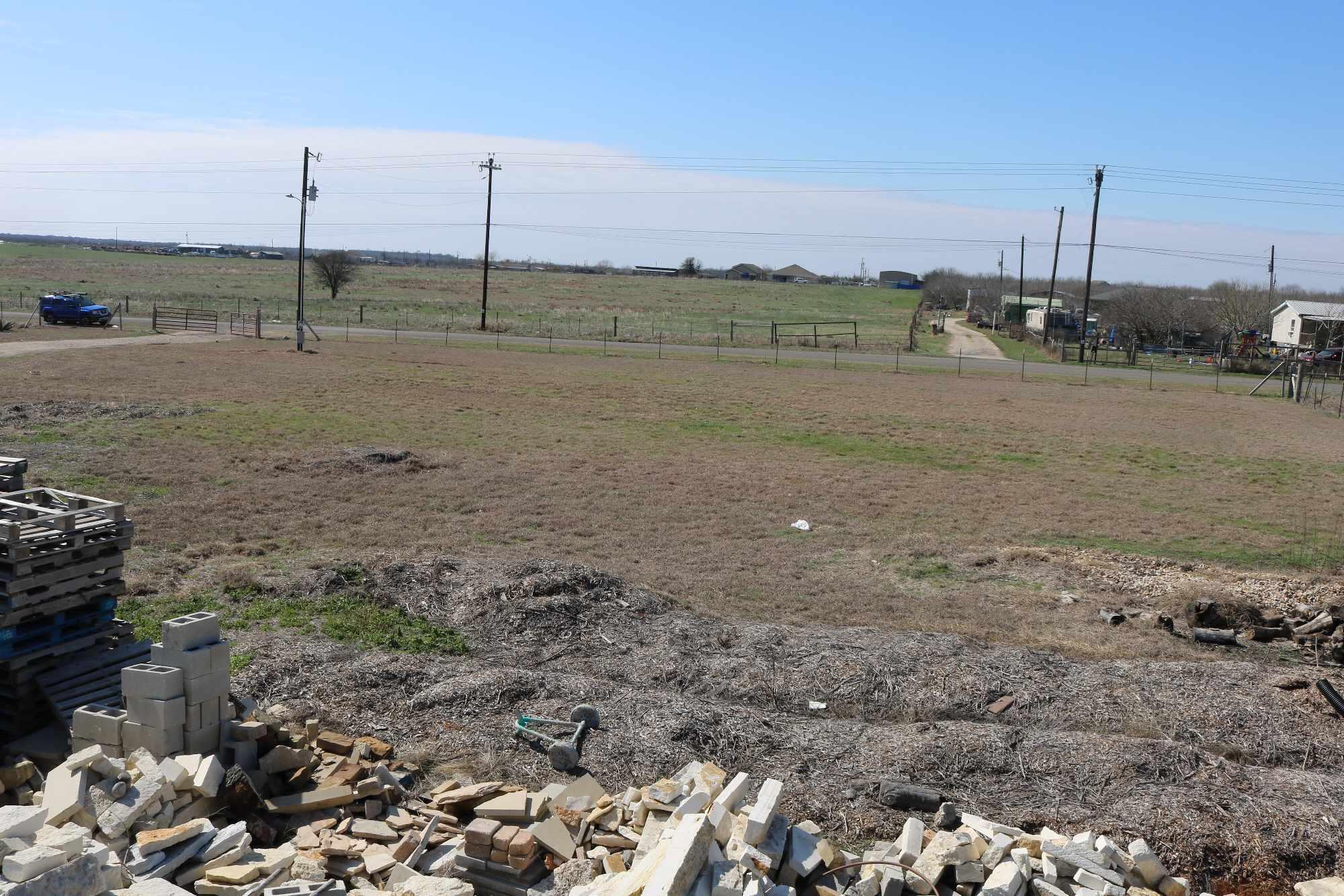 1700 Williamson Rd, Lockhart, TX 78644