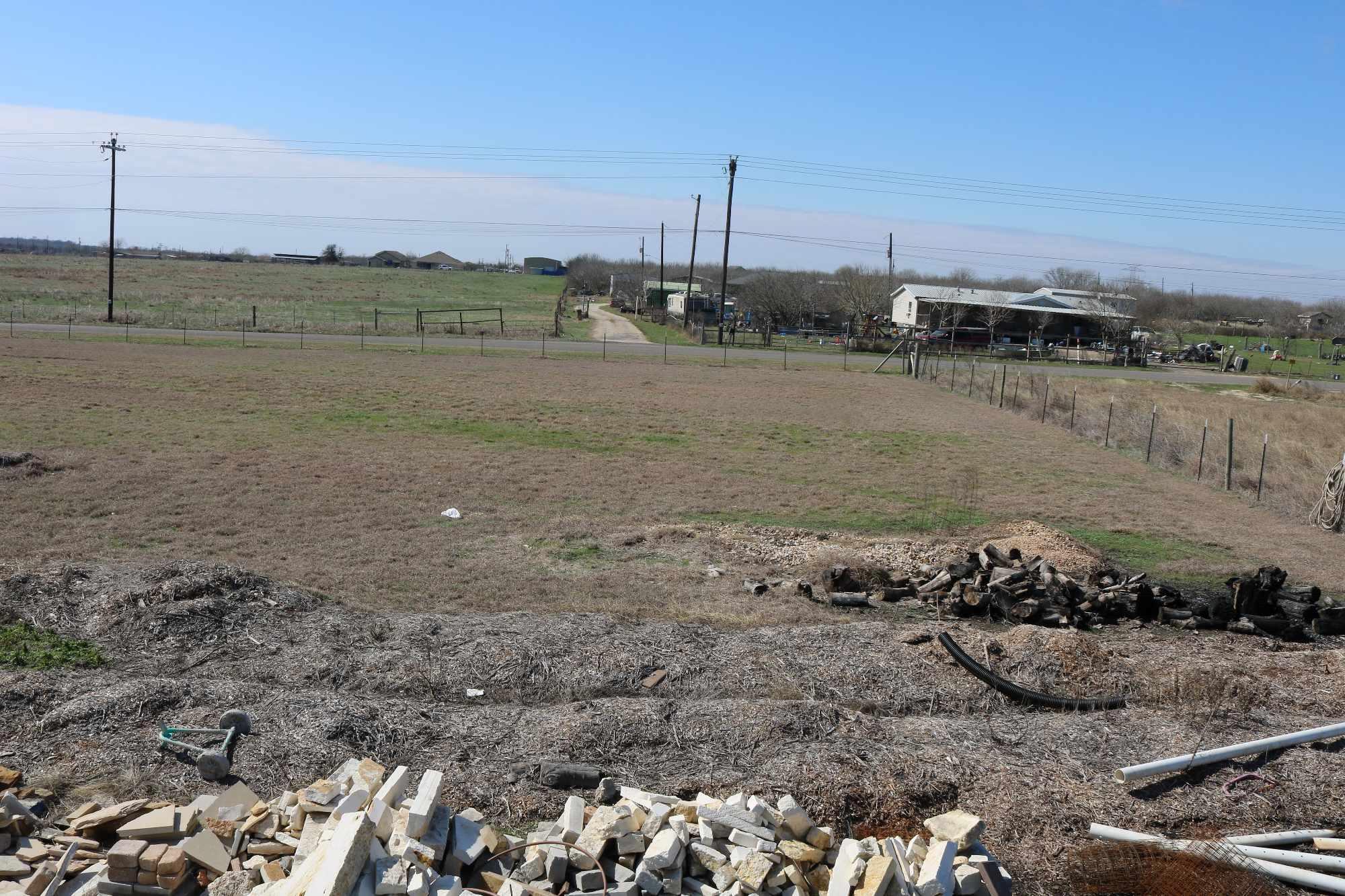 1700 Williamson Rd, Lockhart, TX 78644