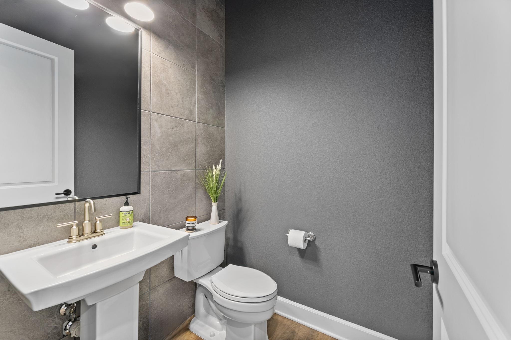 1801 HEADWATERS Blvd, Dripping Springs, TX 78620