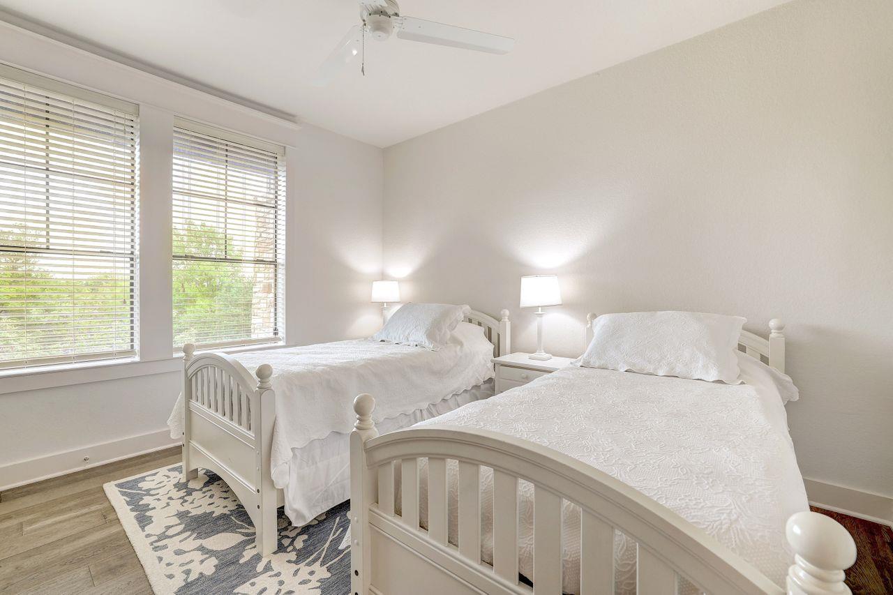 6712 Lantern View Dr # 303, Jonestown, TX 78645