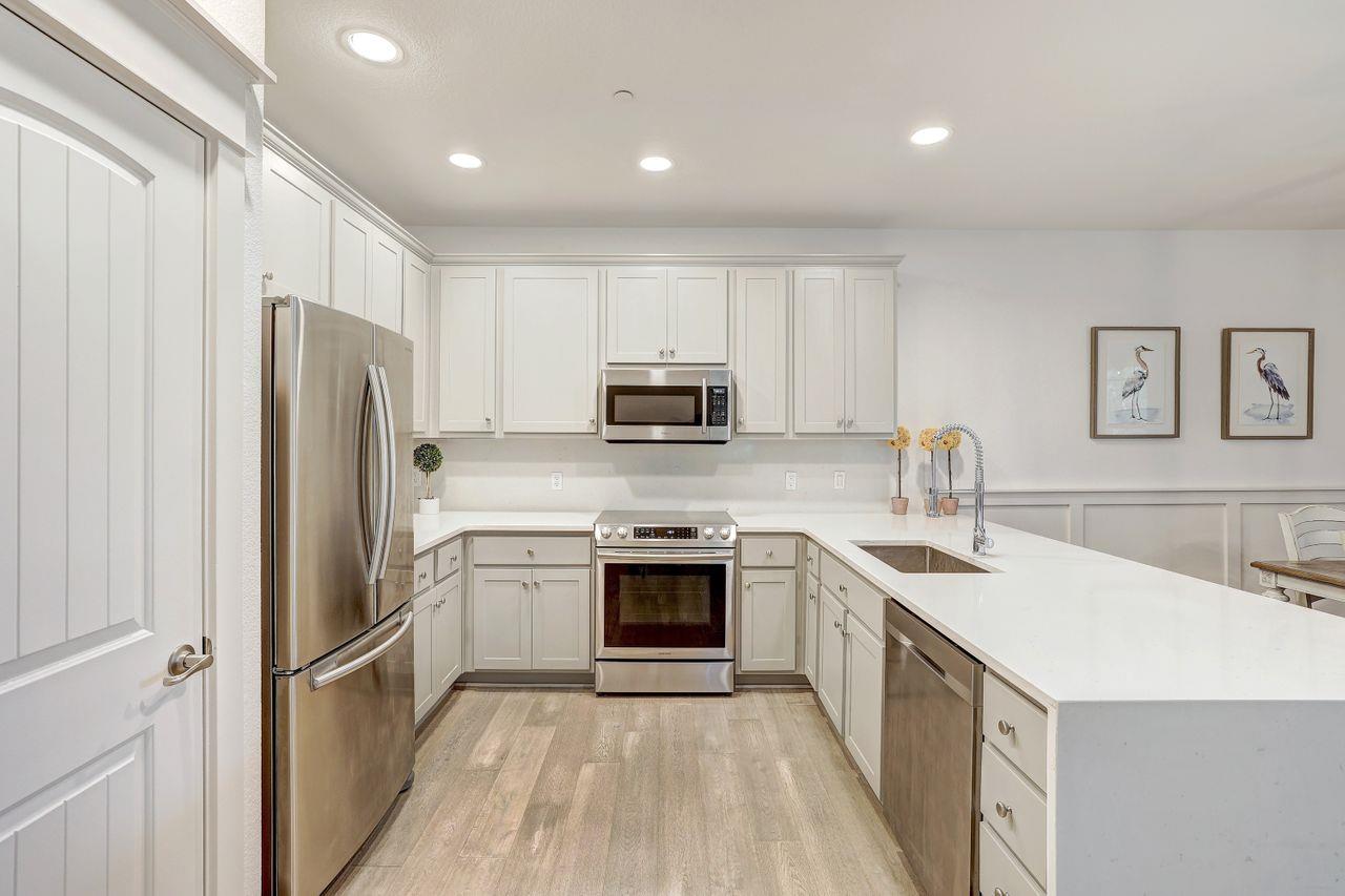 6712 Lantern View Dr # 303, Jonestown, TX 78645