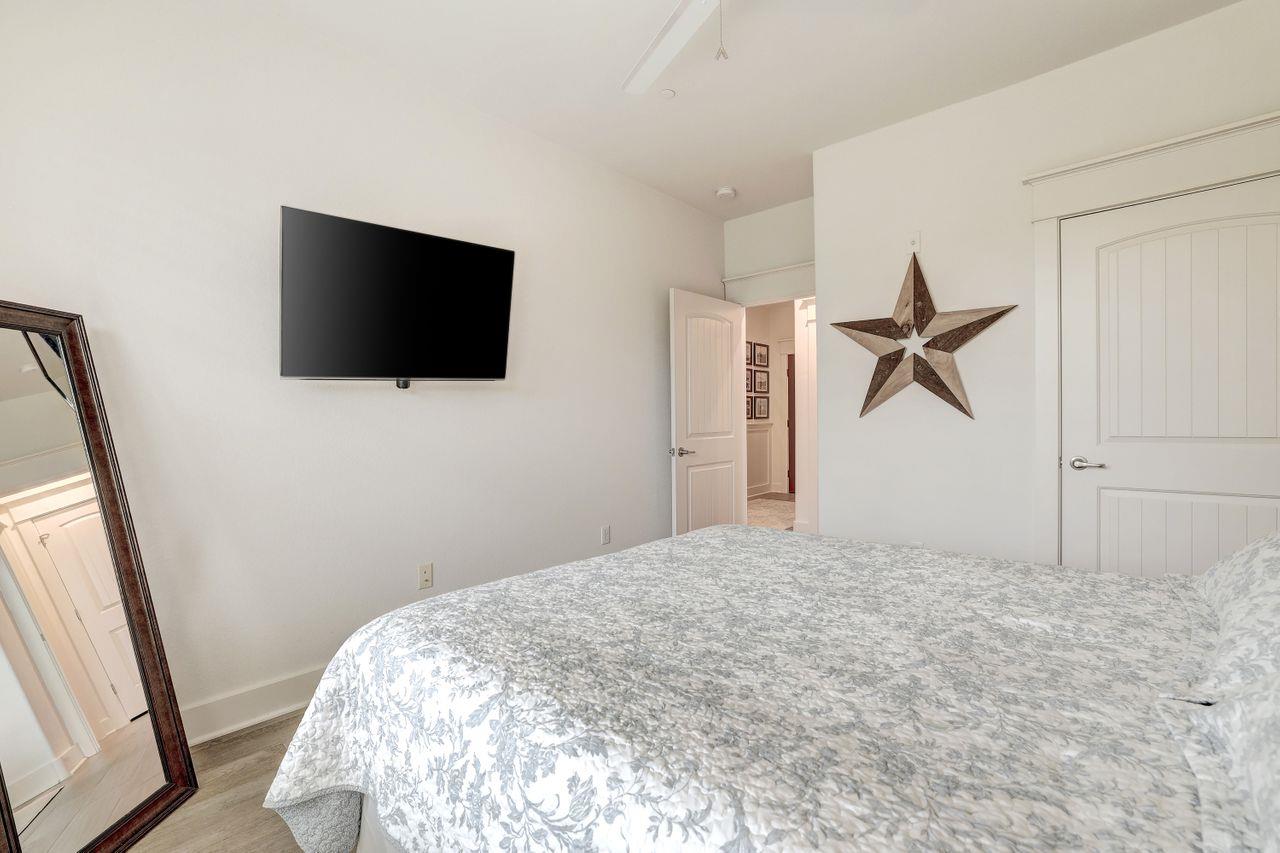 6712 Lantern View Dr # 303, Jonestown, TX 78645
