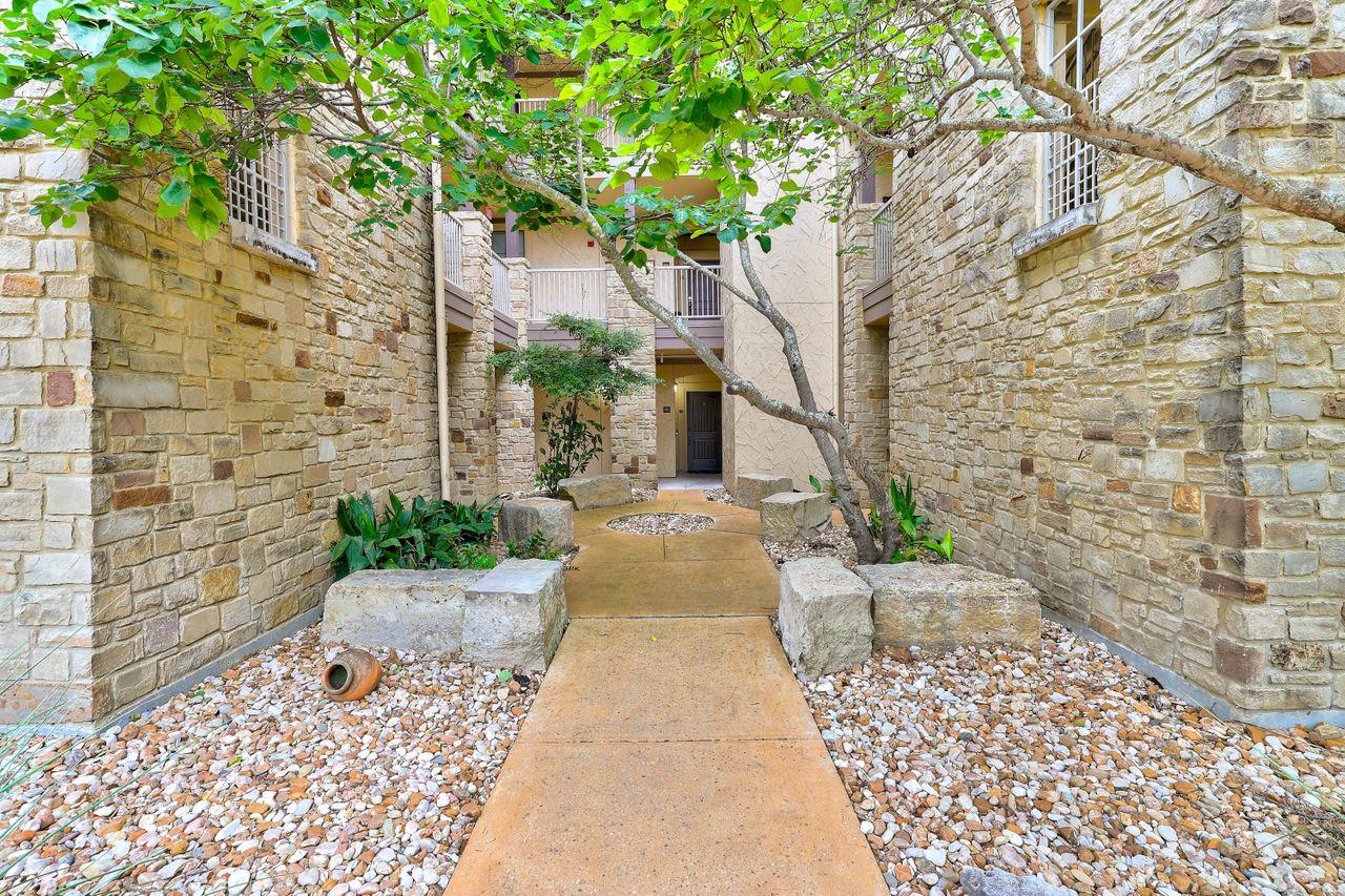 6712 Lantern View Dr # 303, Jonestown, TX 78645